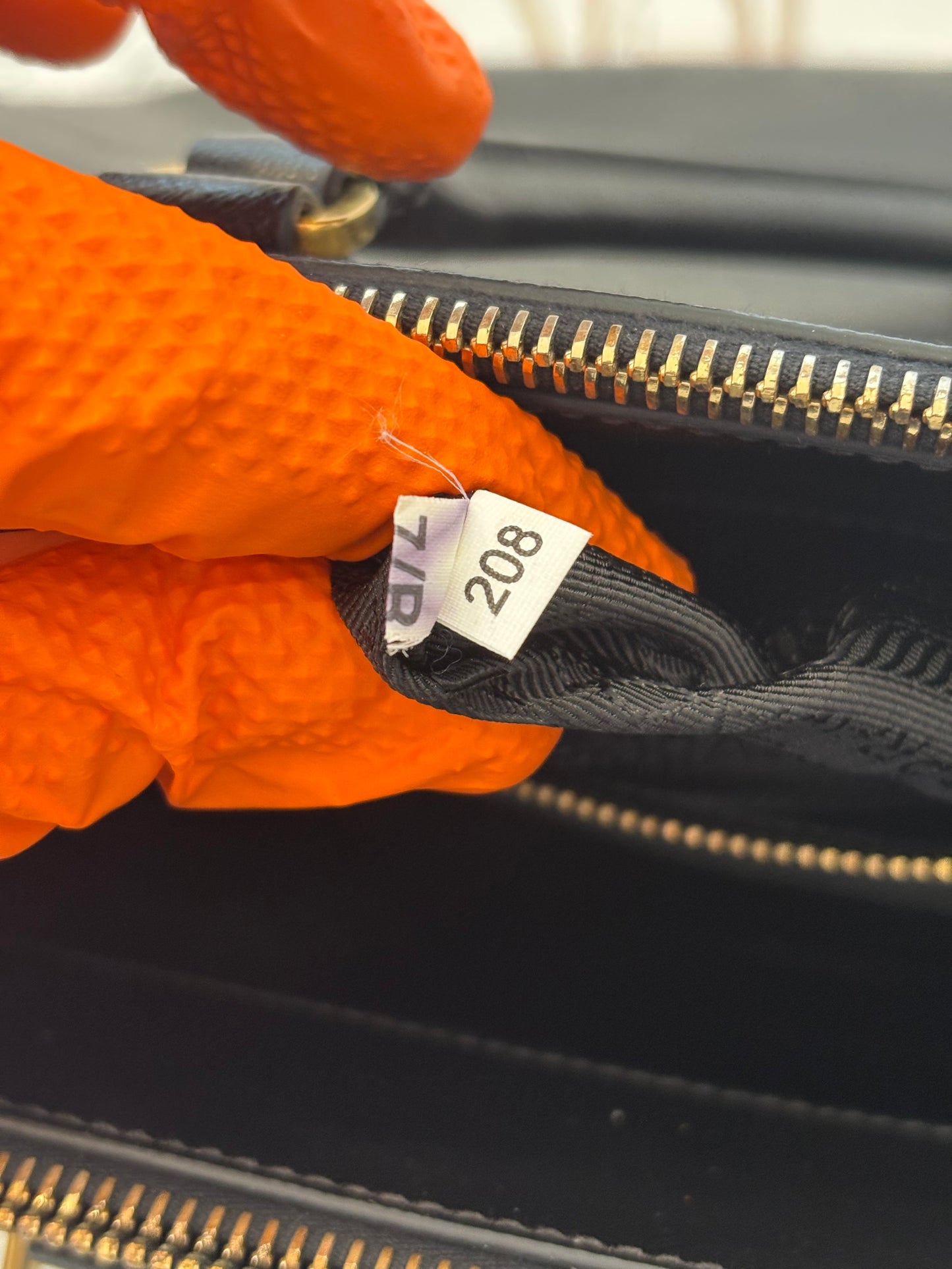 383817 - Prada Galleria GM Black