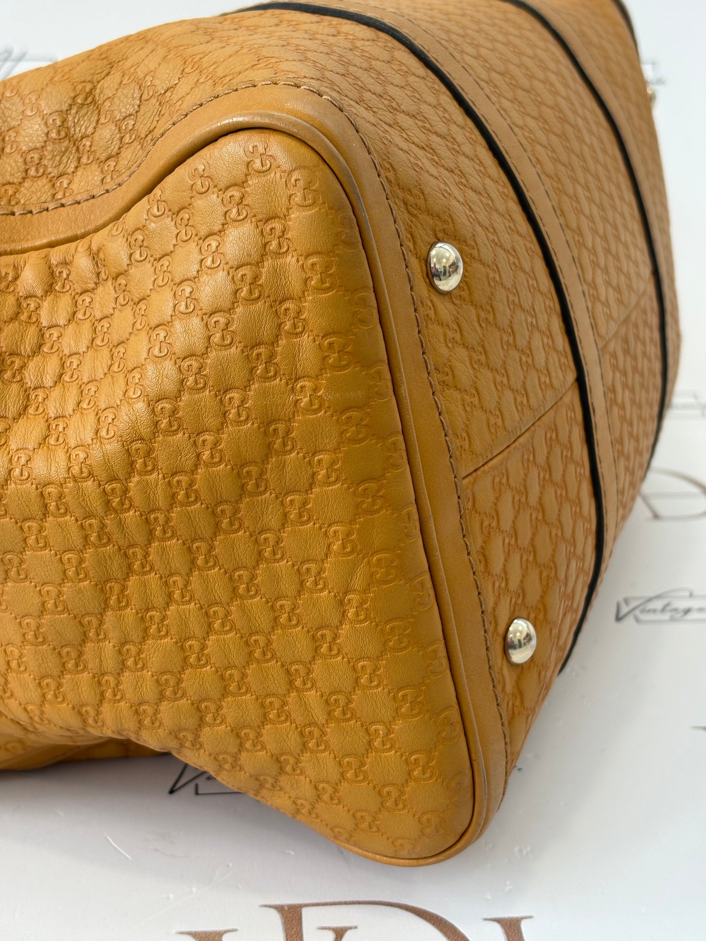 384278 - Gucci