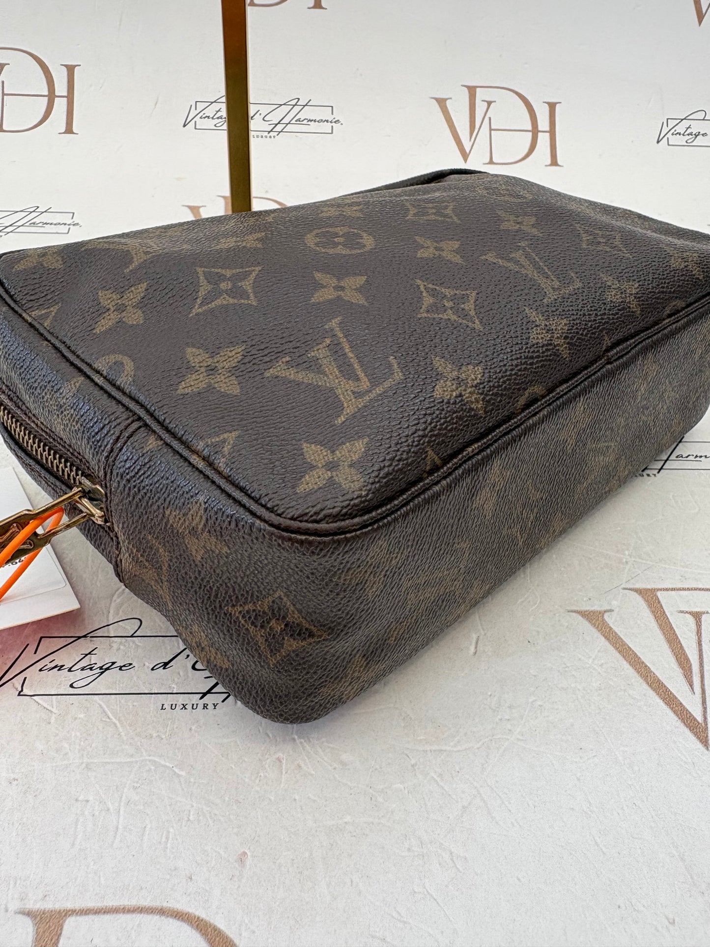 018933 - Louis Vuitton Trousse Toilette 23