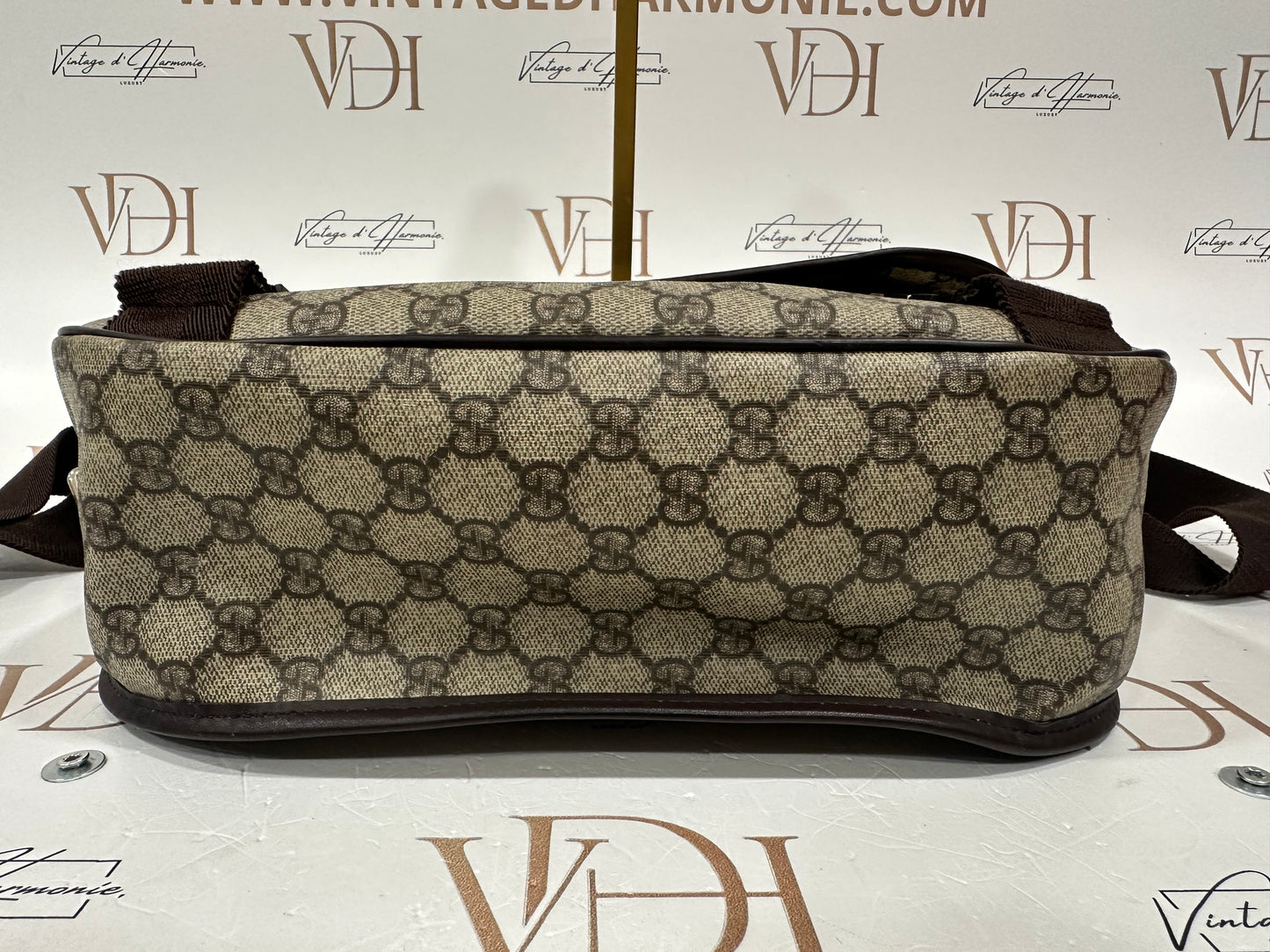 382550 - Gucci Messenger