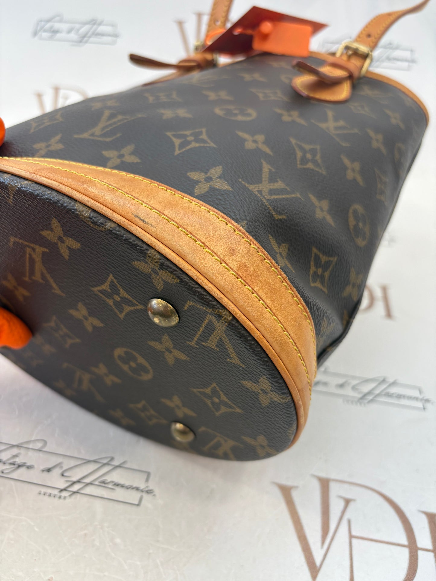 019001 - Louis Vuitton Bucket PM