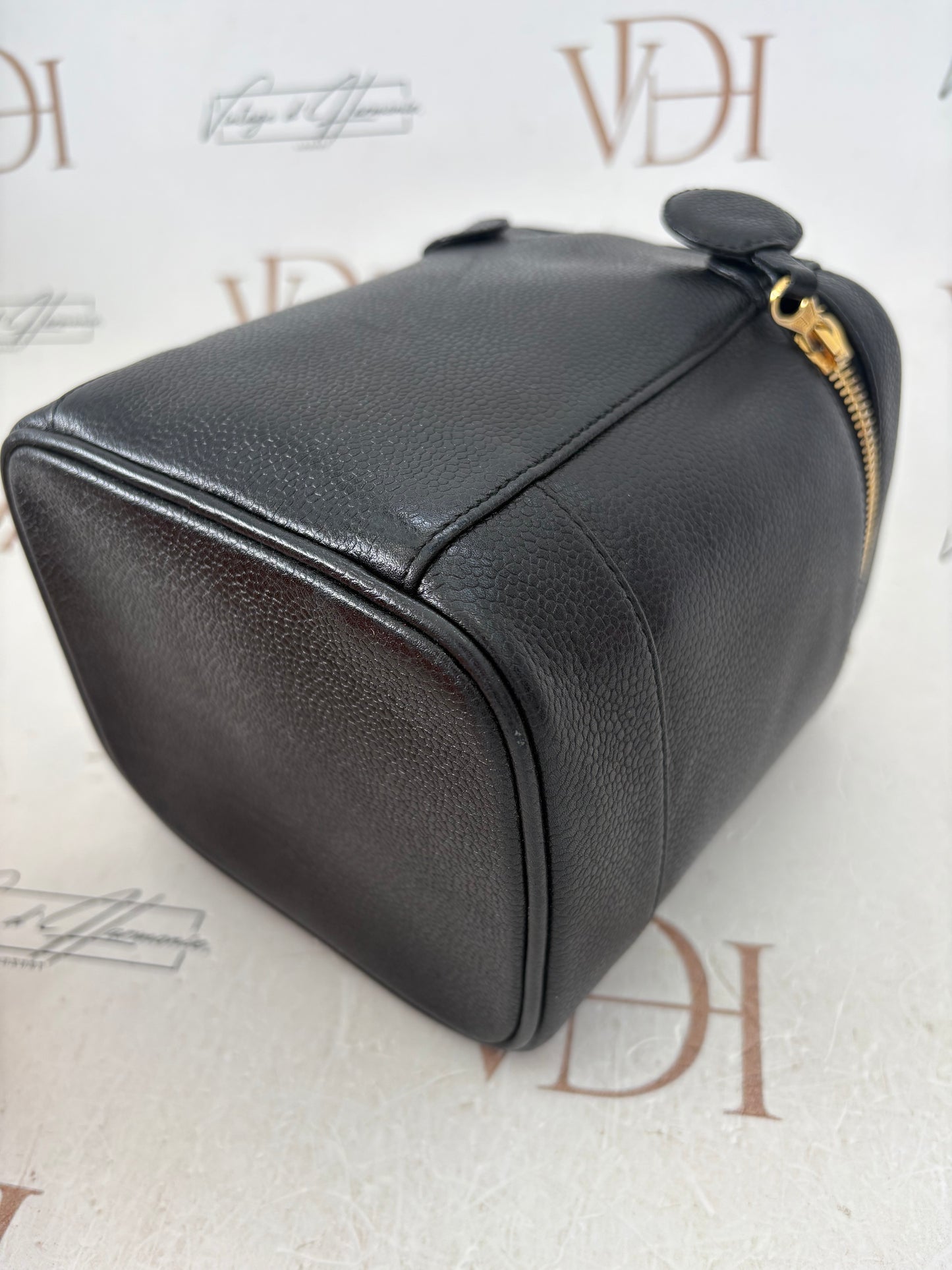 018217 - Chanel Black Calfskin Timeless Vanity