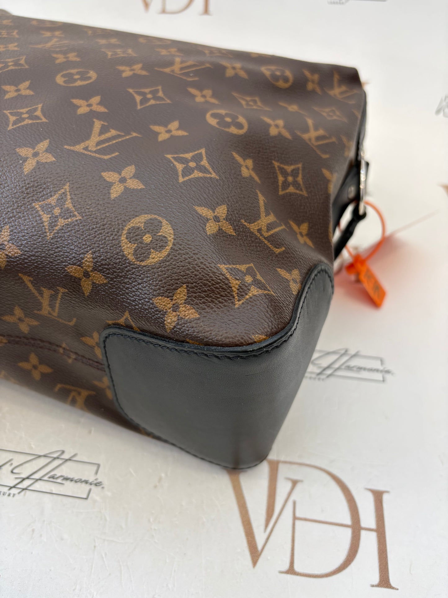 018877 - Louis Vuitton Torres Macassar