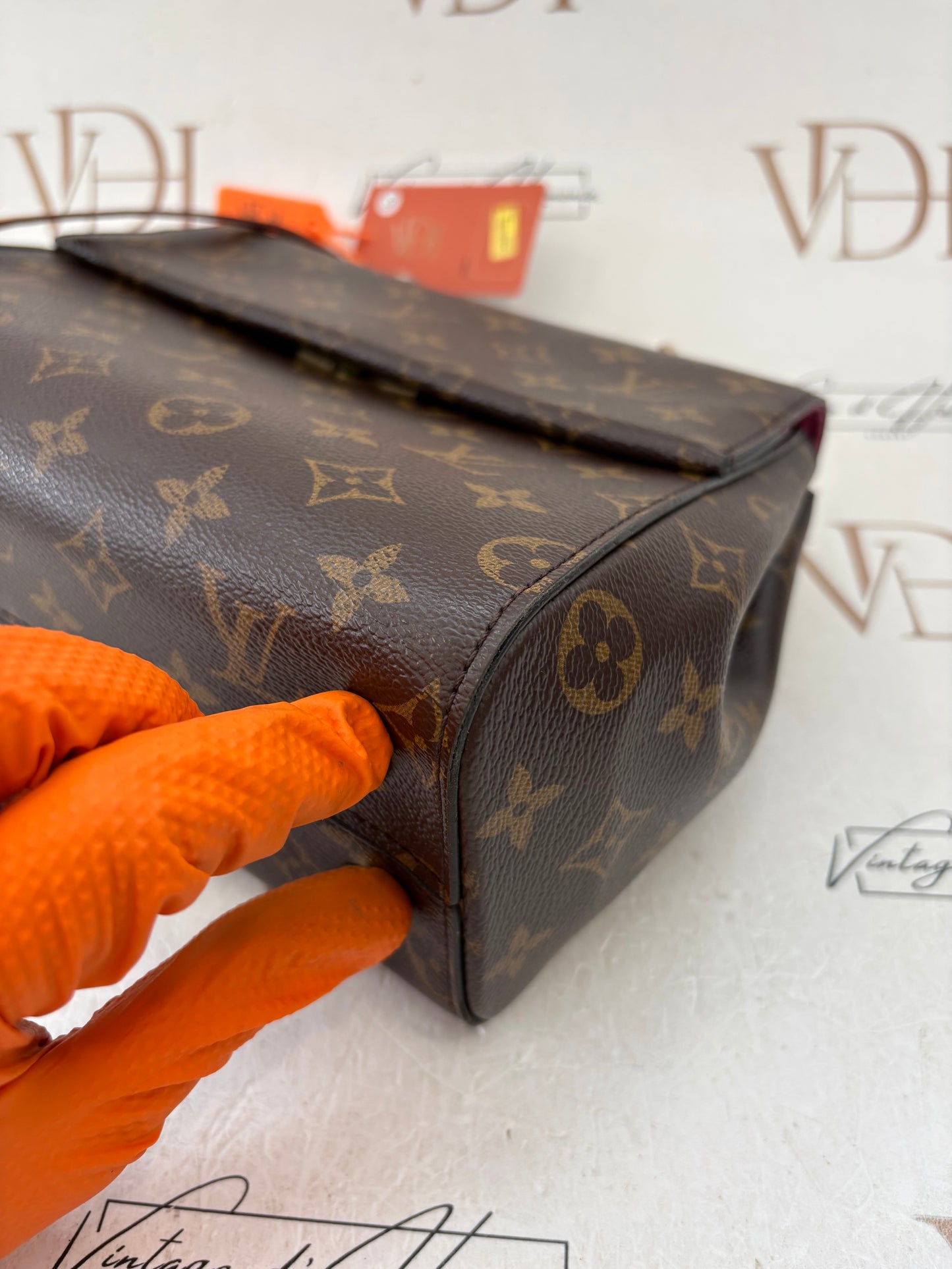 201103 - Louis Vuitton Cluny