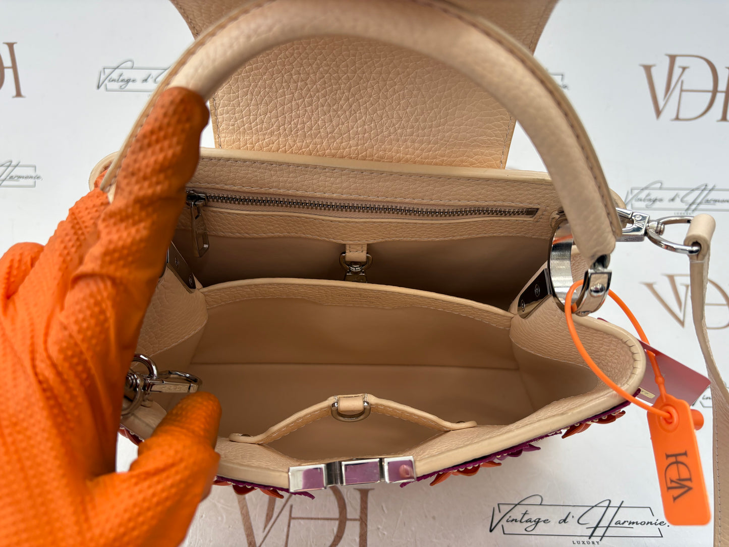 384297 - Louis Vuitton Capucines BB