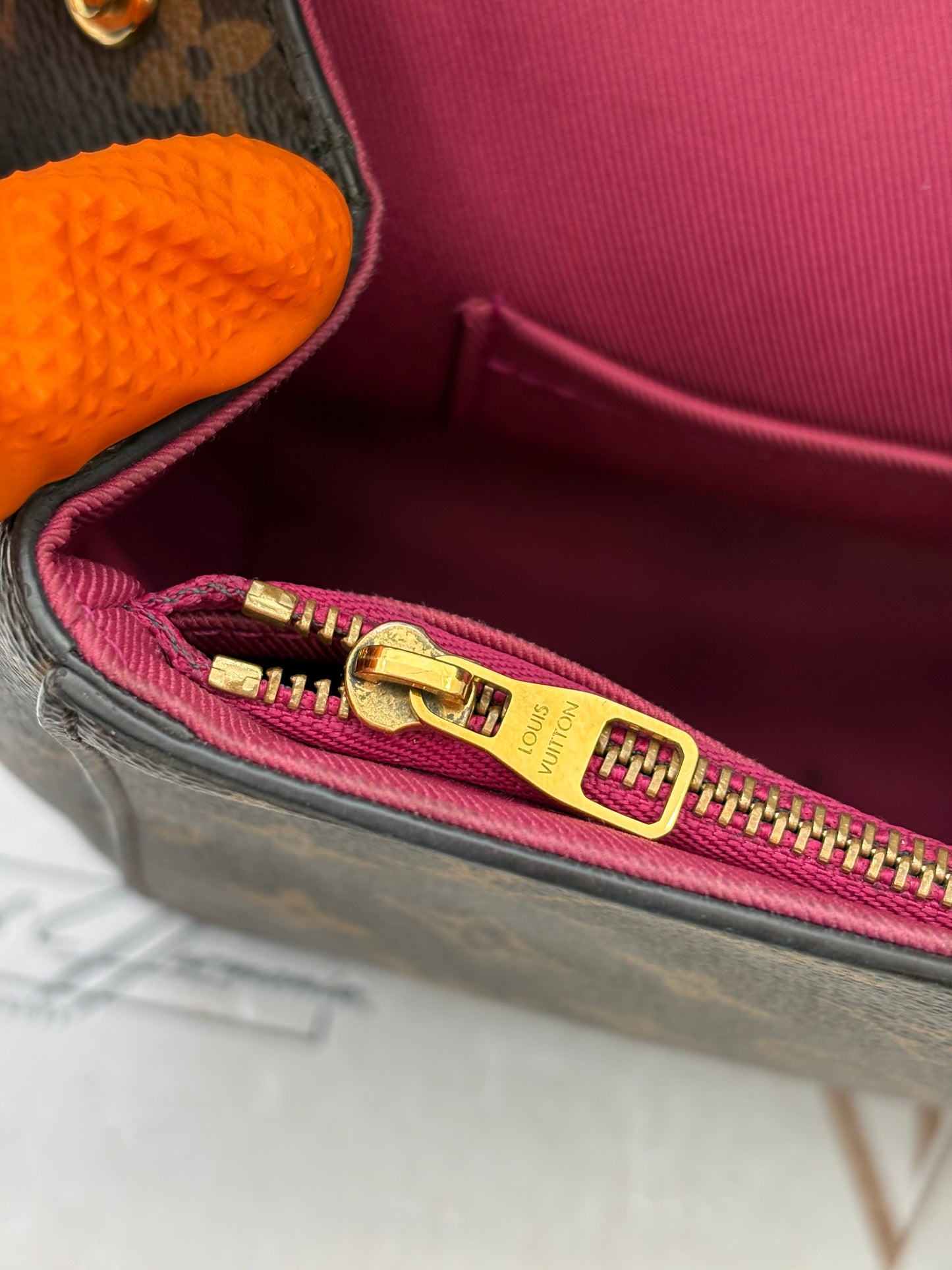 383490 - Louis Vuitton Cluny