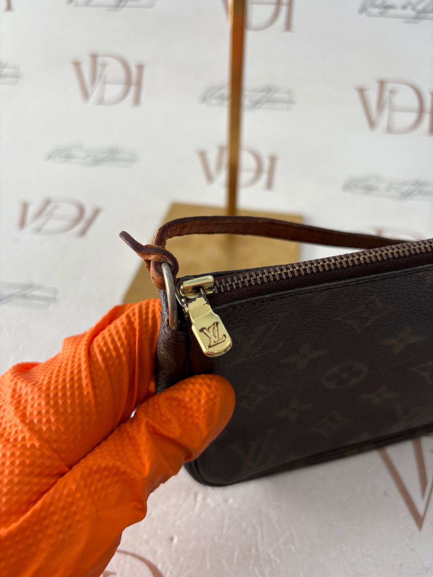 017193 - Louis Vuitton Pochette Accessoires