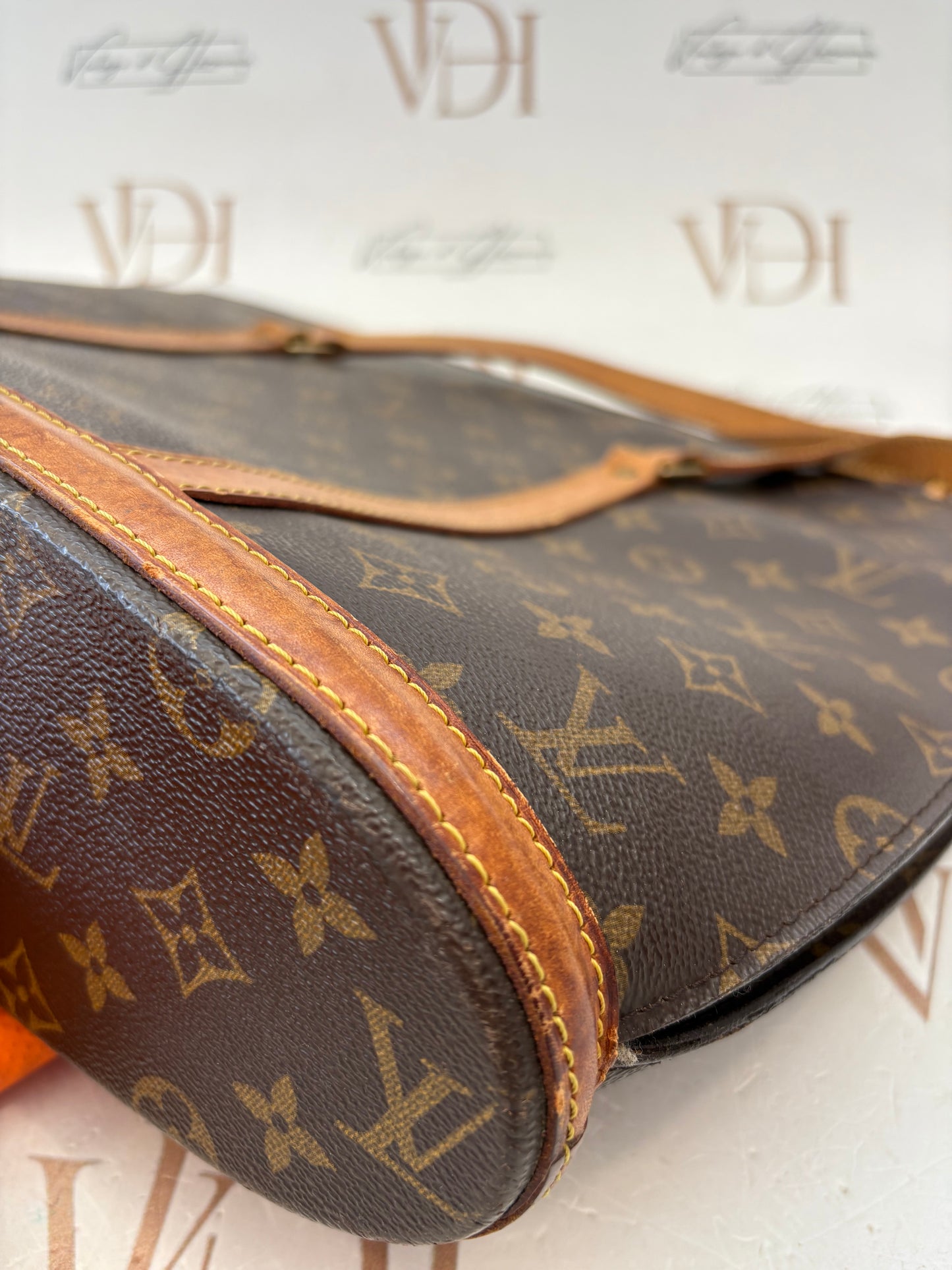 018926 - Louis Vuitton Babylone