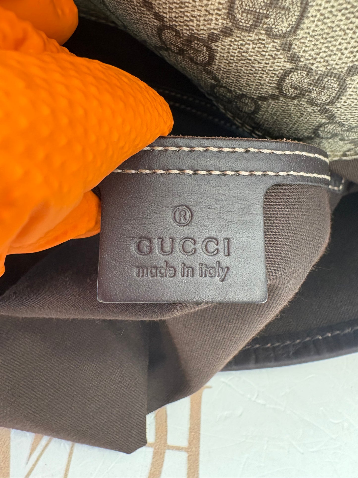 383425 - Gucci Messenger