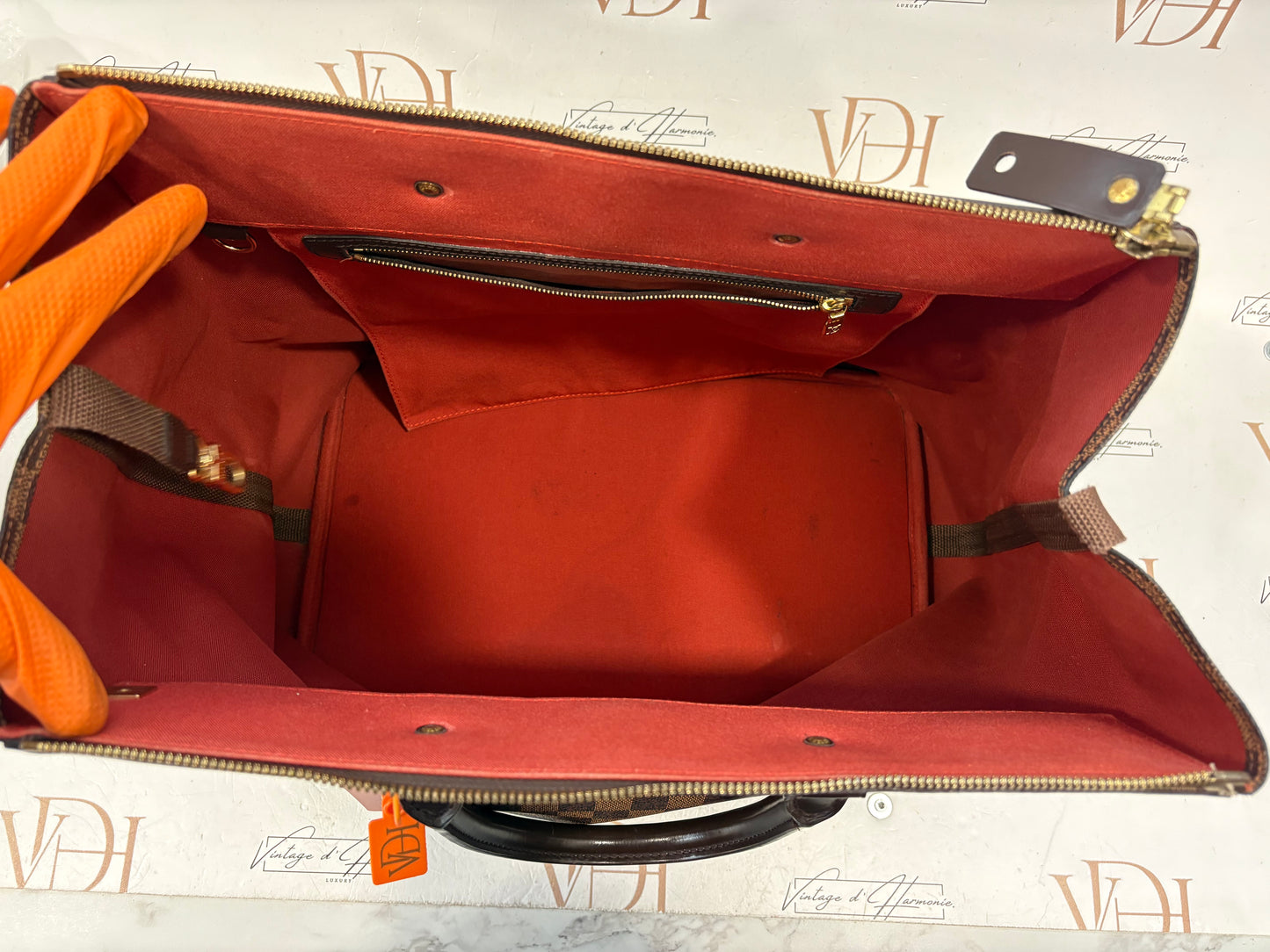 018548 - Louis Vuitton Damier Greenwich