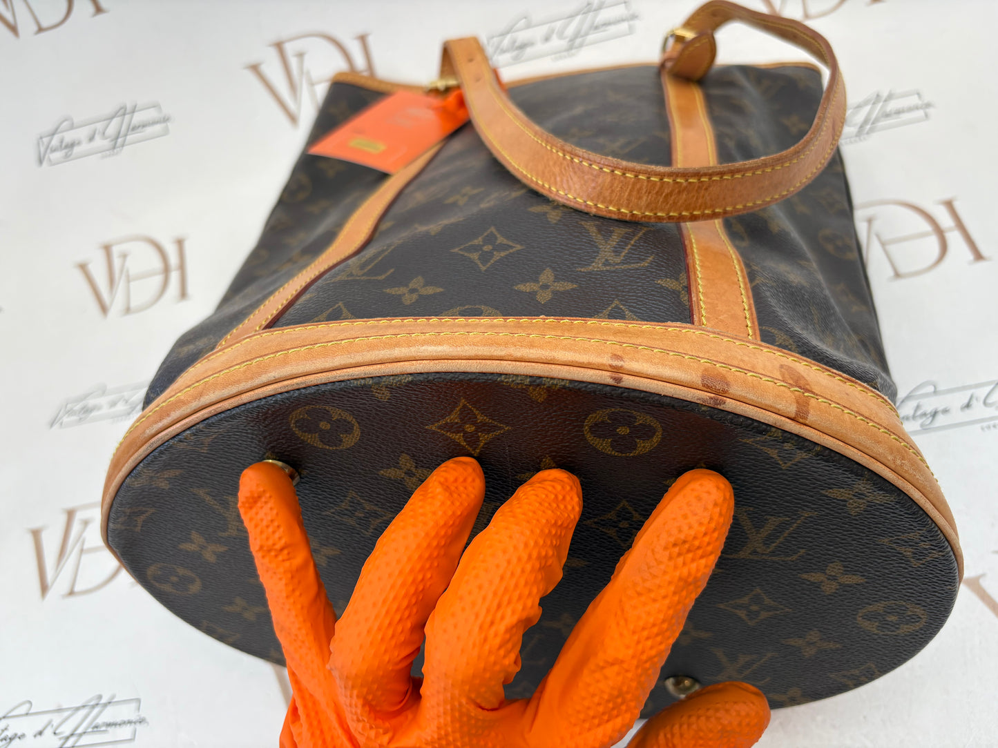 018844 - Louis Vuitton Bucket GM