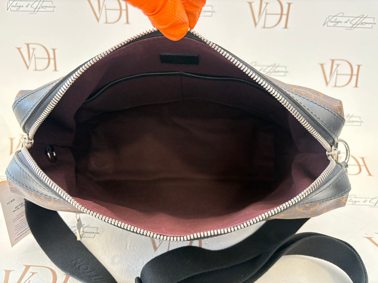 018877 - Louis Vuitton Torres Macassar