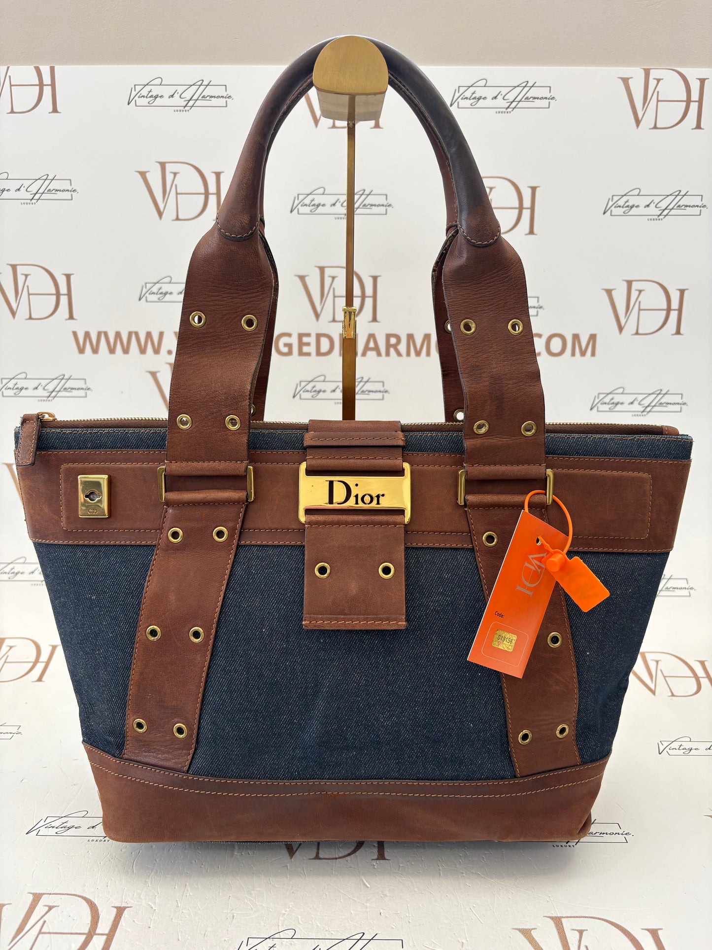 018158 - Christian Dior Blue Denim Street
