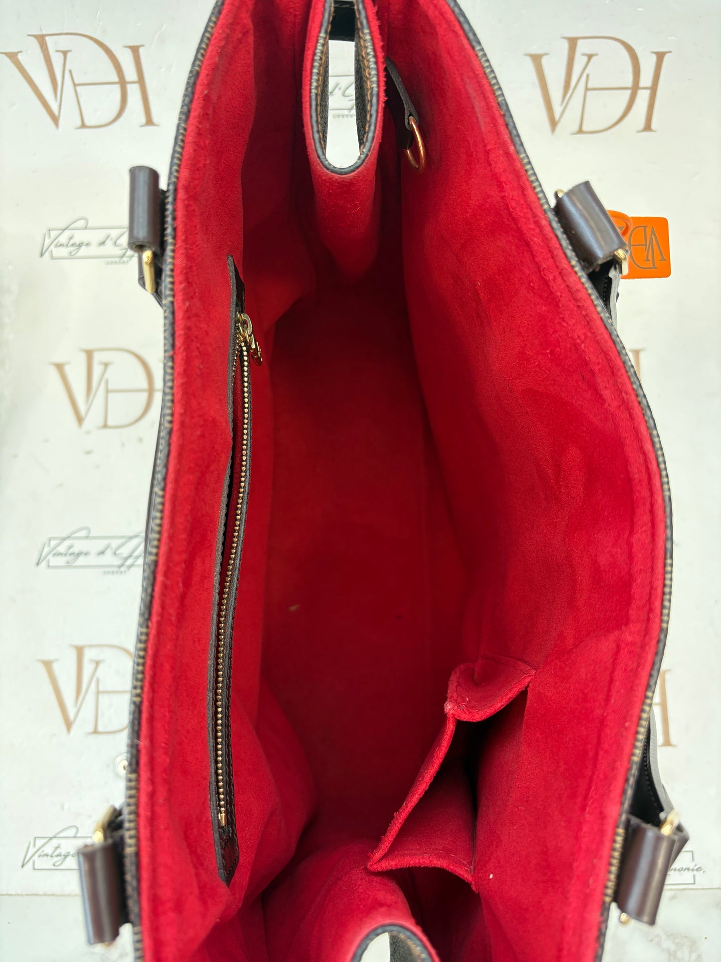 018260 - Louis Vuitton Uzes