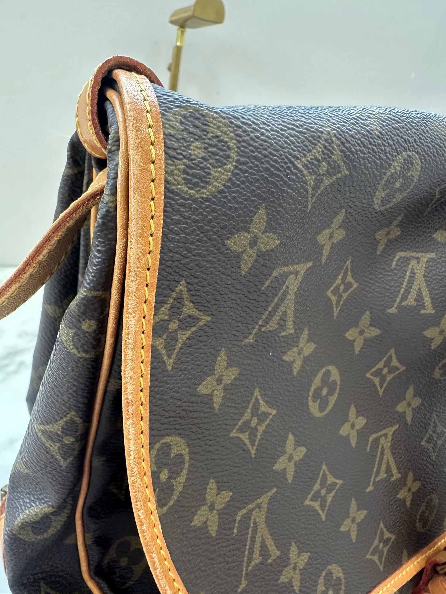 Louis Vuitton Saumur 35