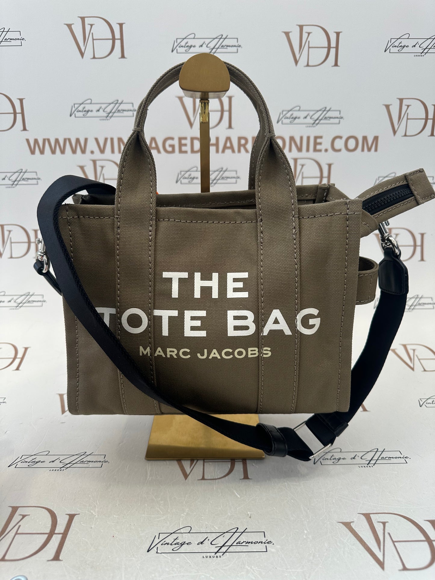382206 - Marc Jacobs Traveler
