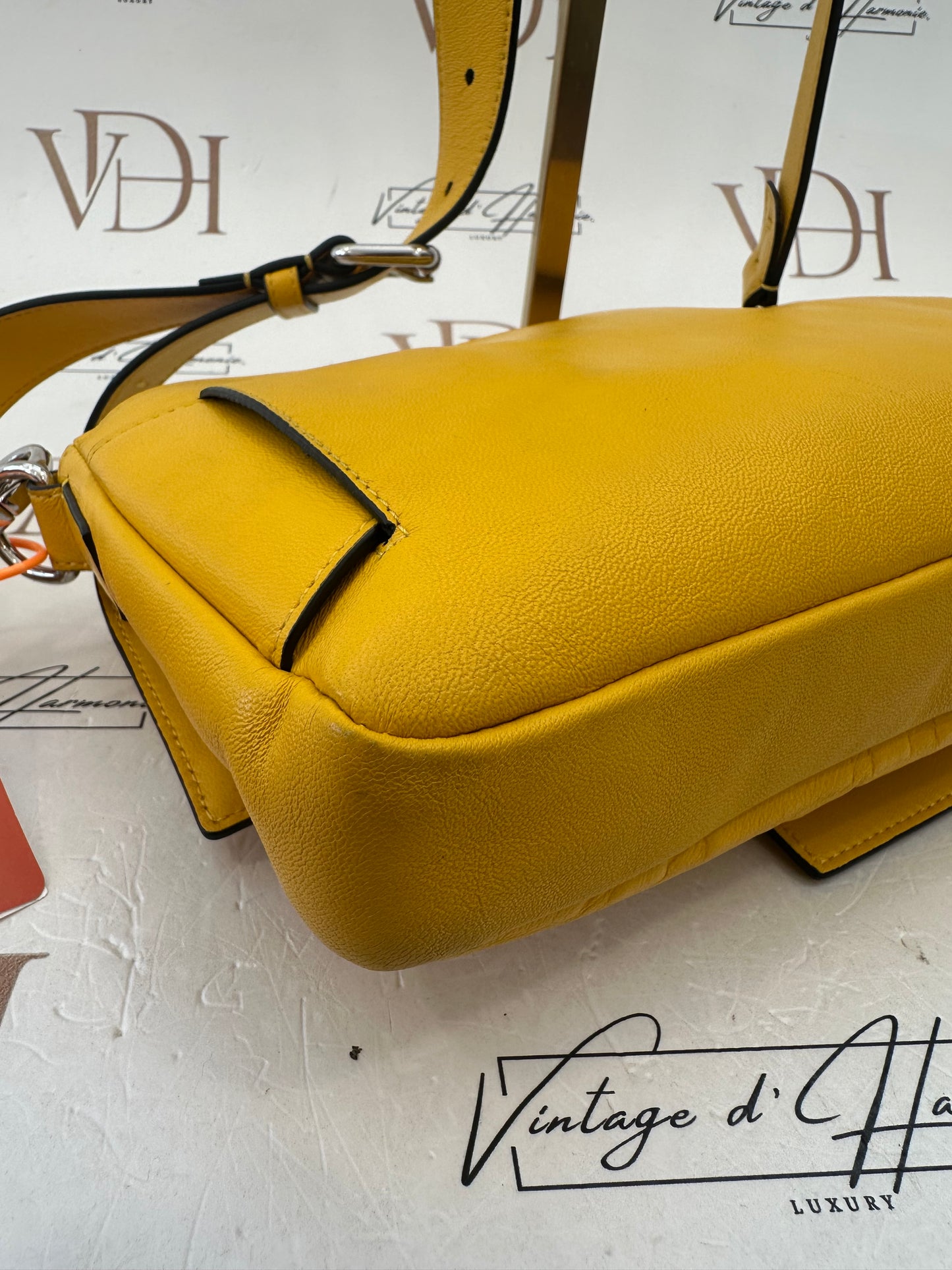 382667 - Fendi Baguette
