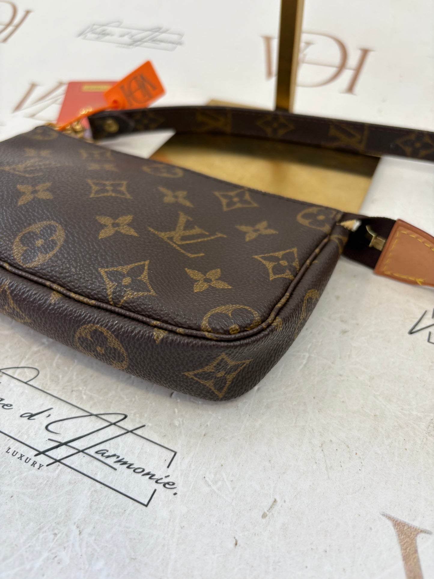 016972 - Louis Vuitton Pochette Accessoires