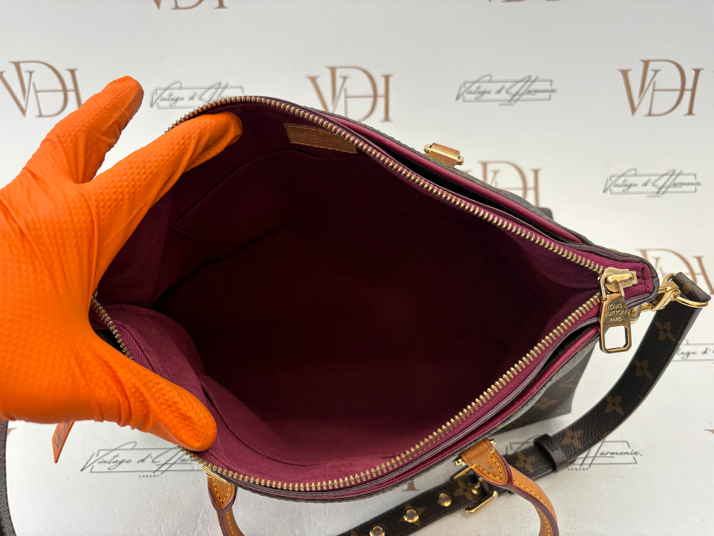 016937 - Louis Vuitton Pallas