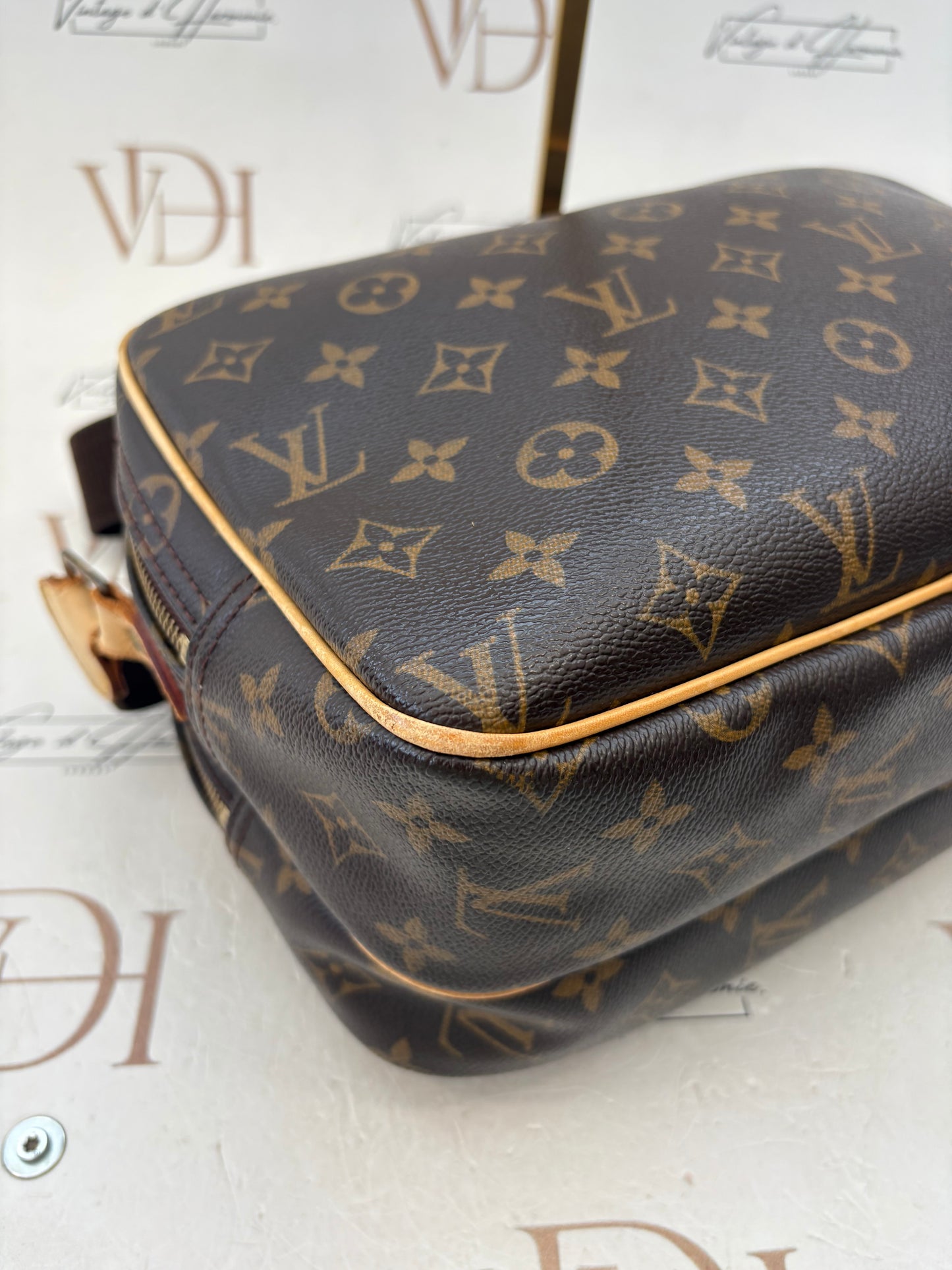 018692 - Louis Vuitton Reporter PM