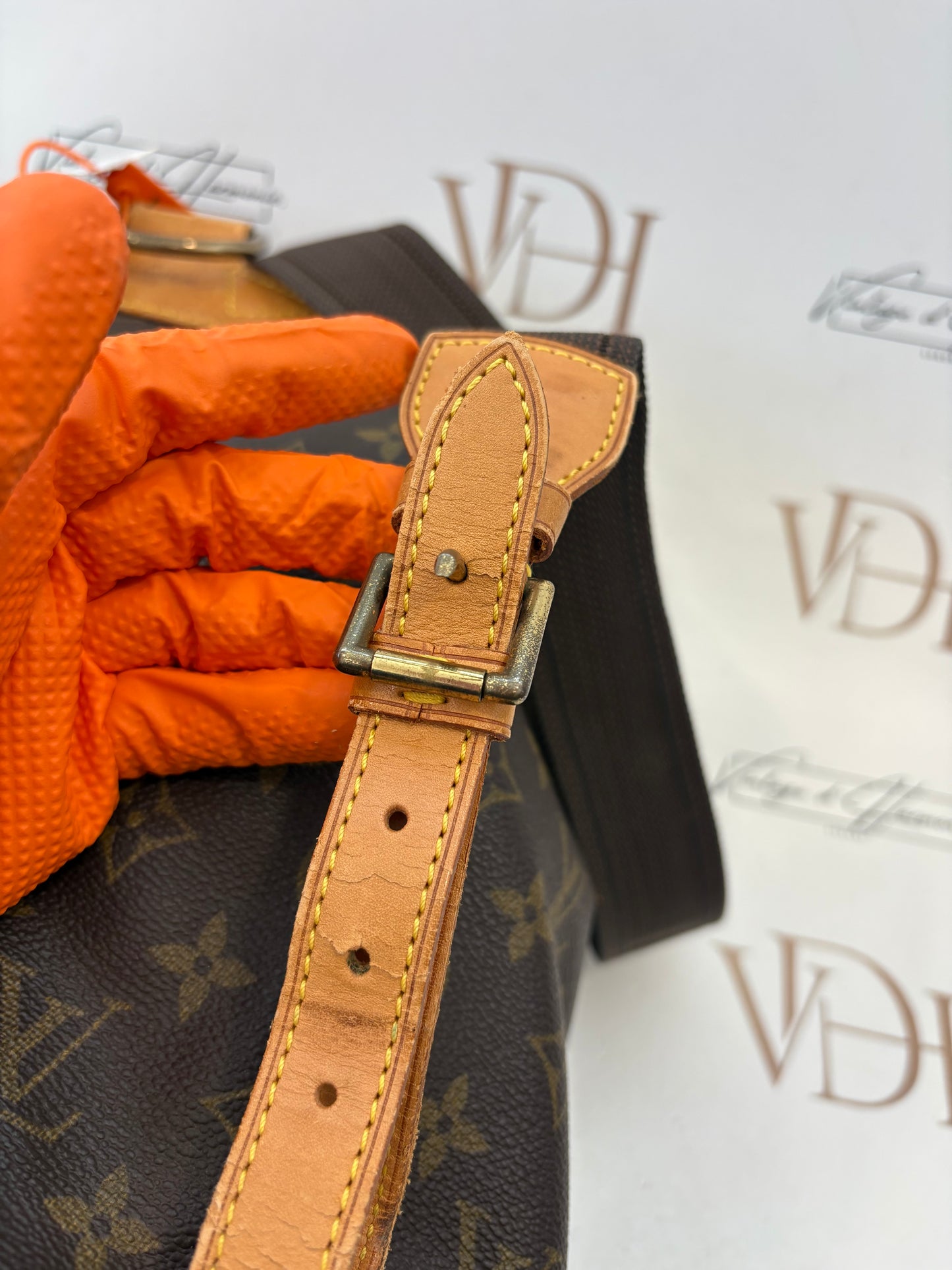 018117 - Louis Vuitton Montsouris GM