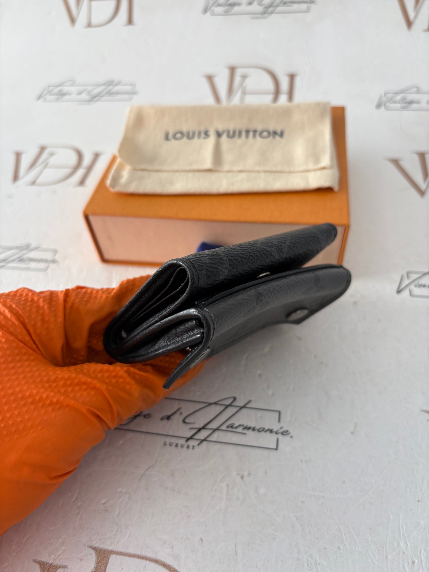 017004 - Louis Vuitton Wallet