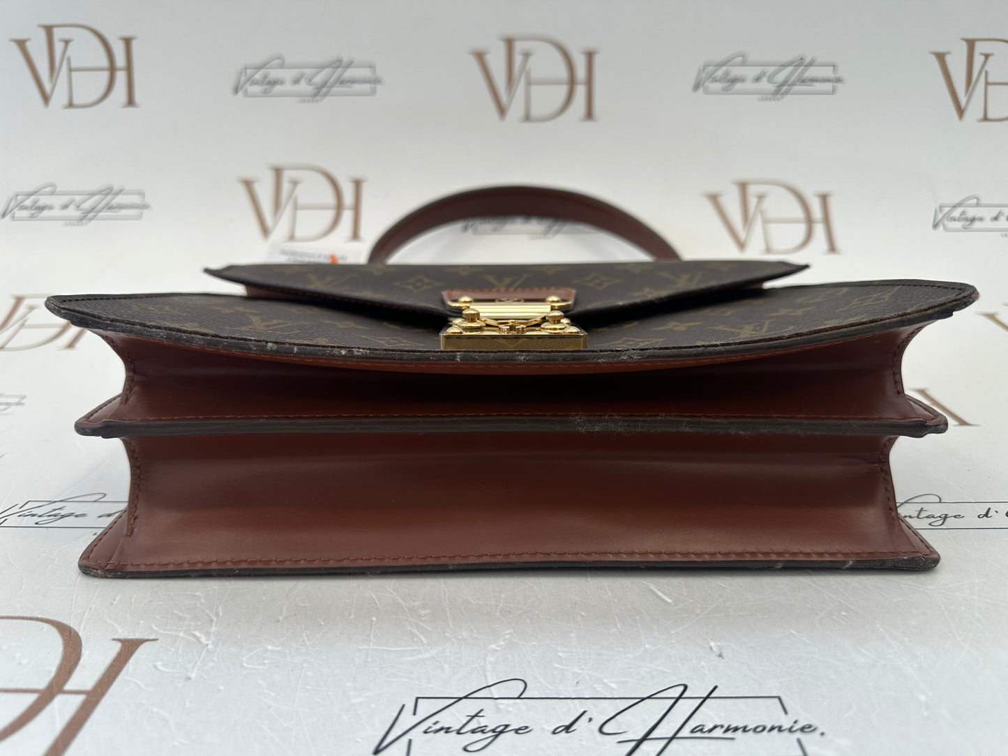 017854 - Louis Vuitton Concorde