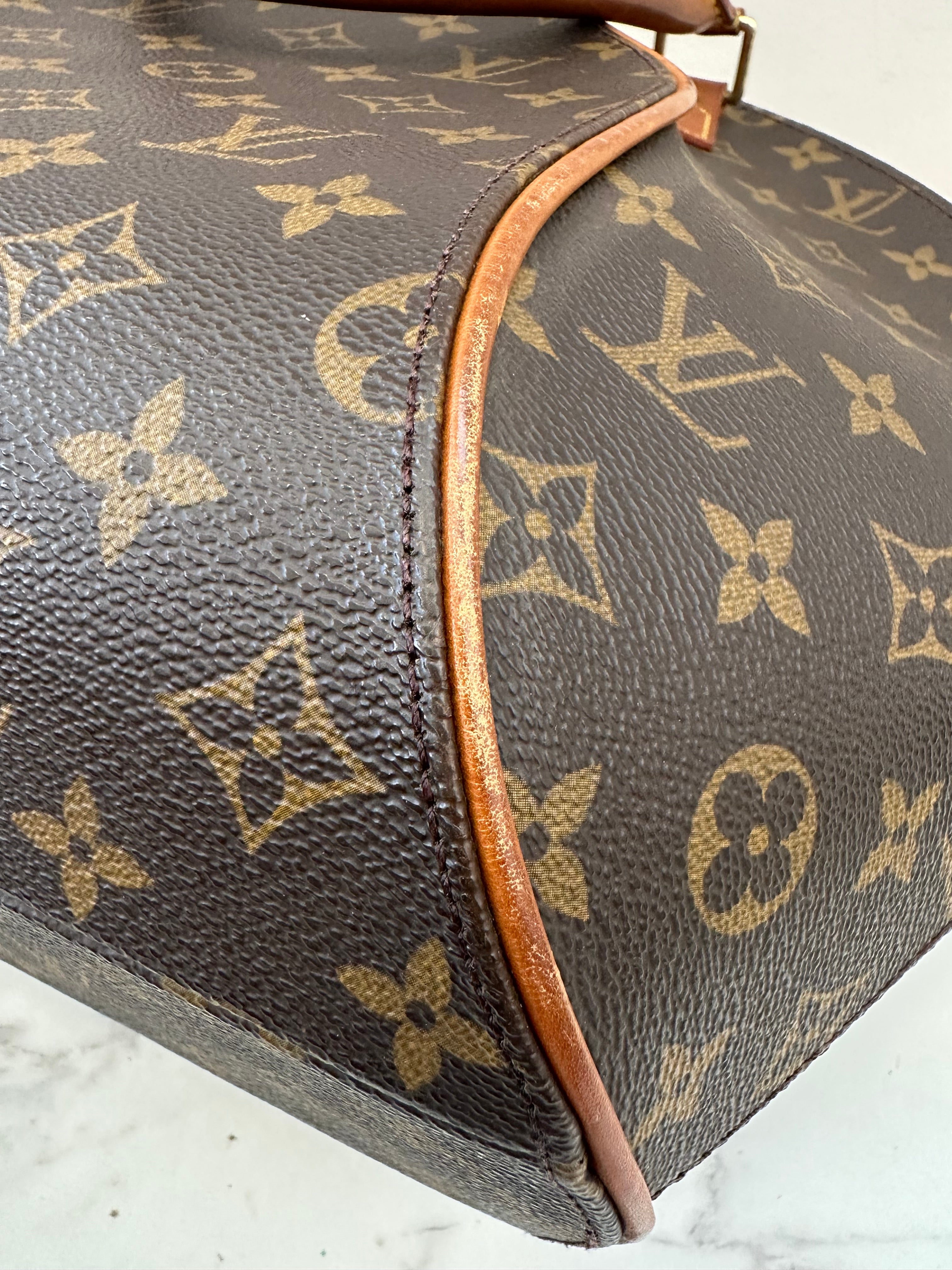 Louis Vuitton Ellipse MM