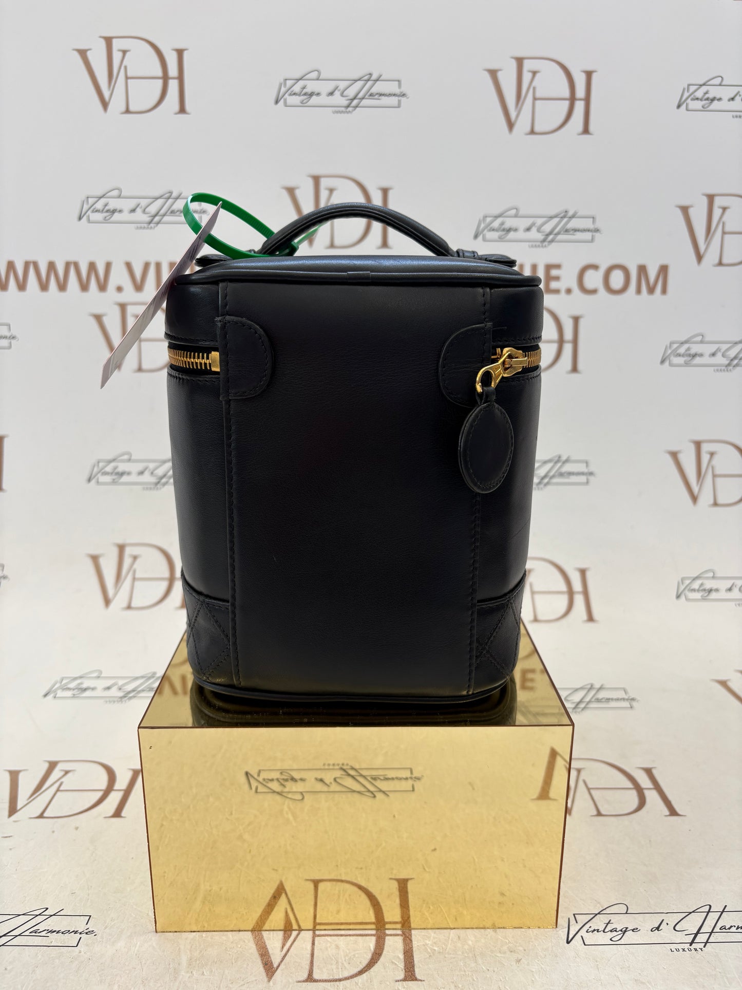 017089 - Chanel Black Lambskin Vanity