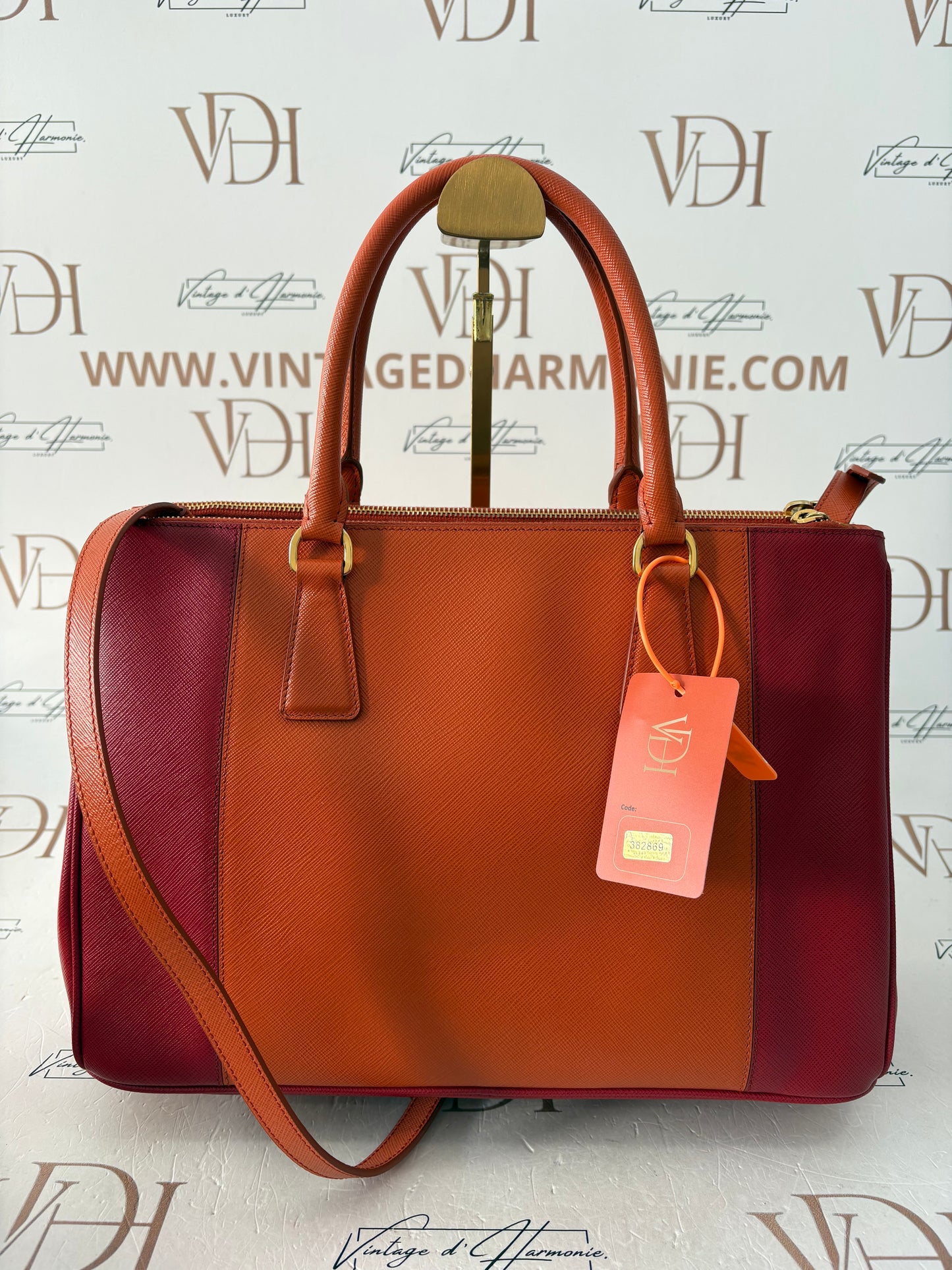 382869 - Prada Galleria
