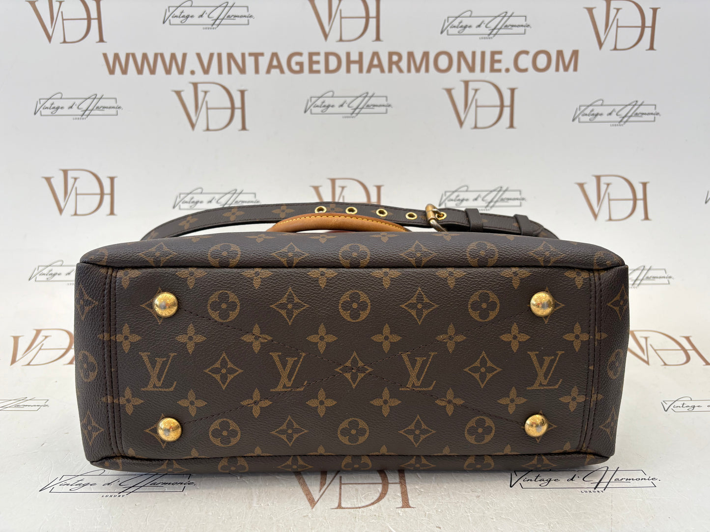 201113 - Louis Vuitton Pallas