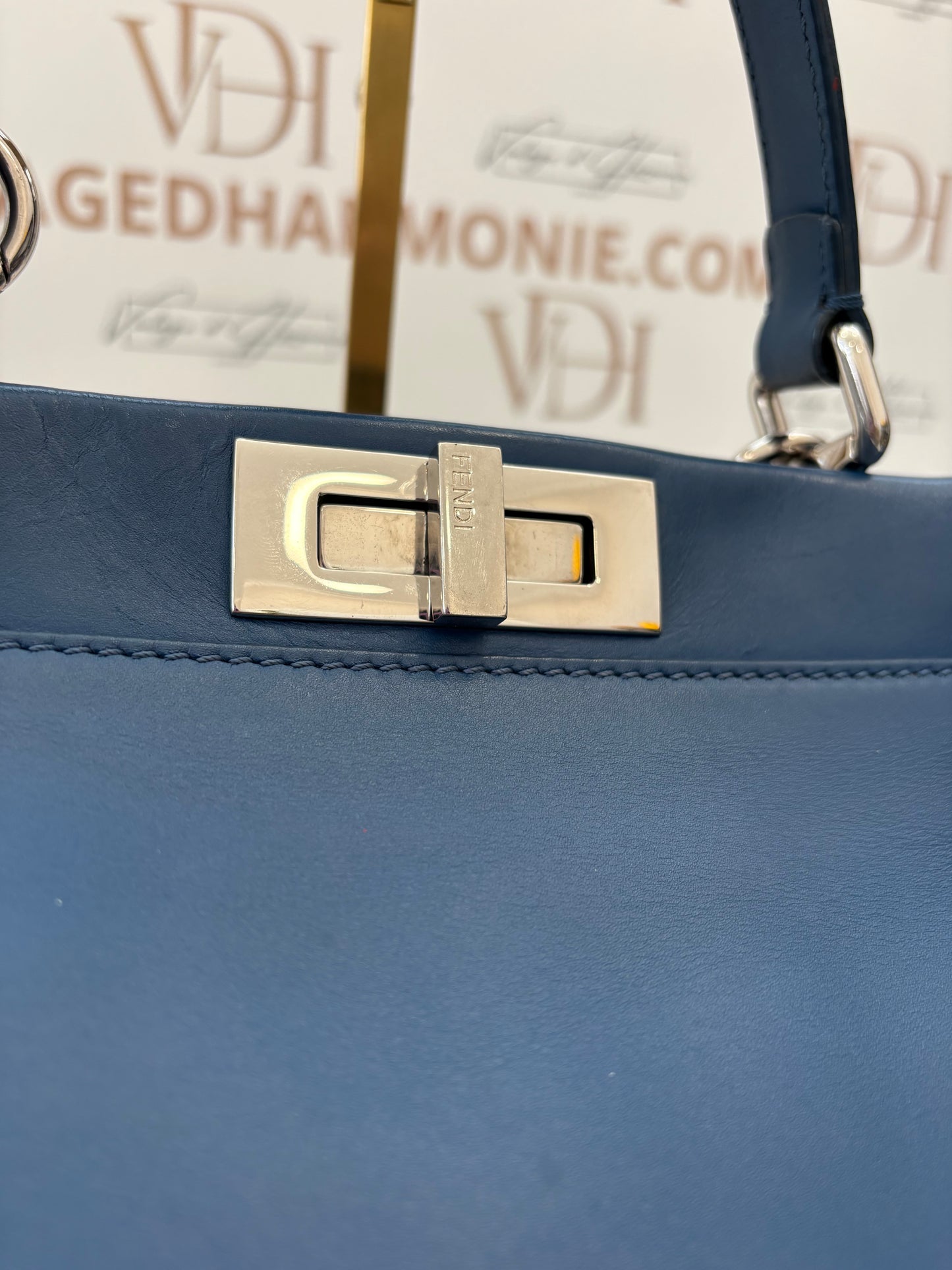383480 - Fendi Peekaboo