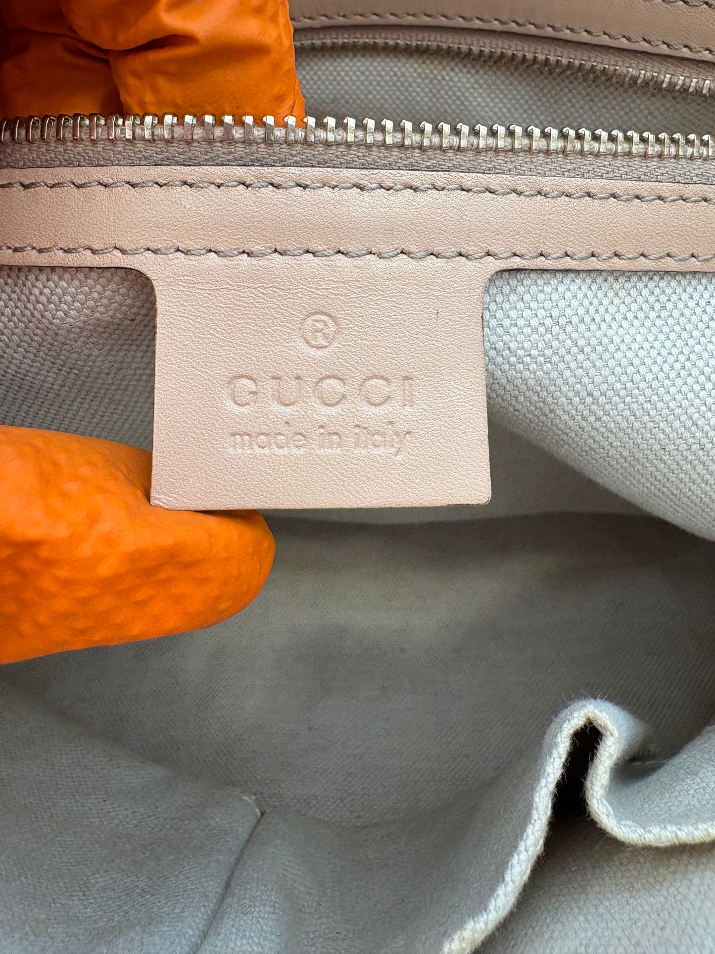 382769 - Gucci Lovely