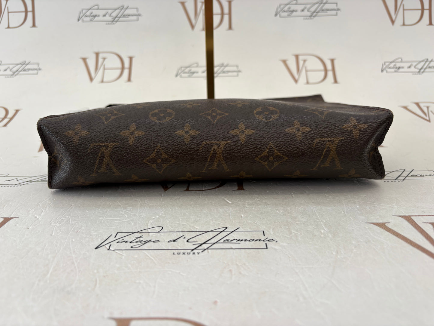 017704 - Louis Vuitton Pochette Toilette 26
