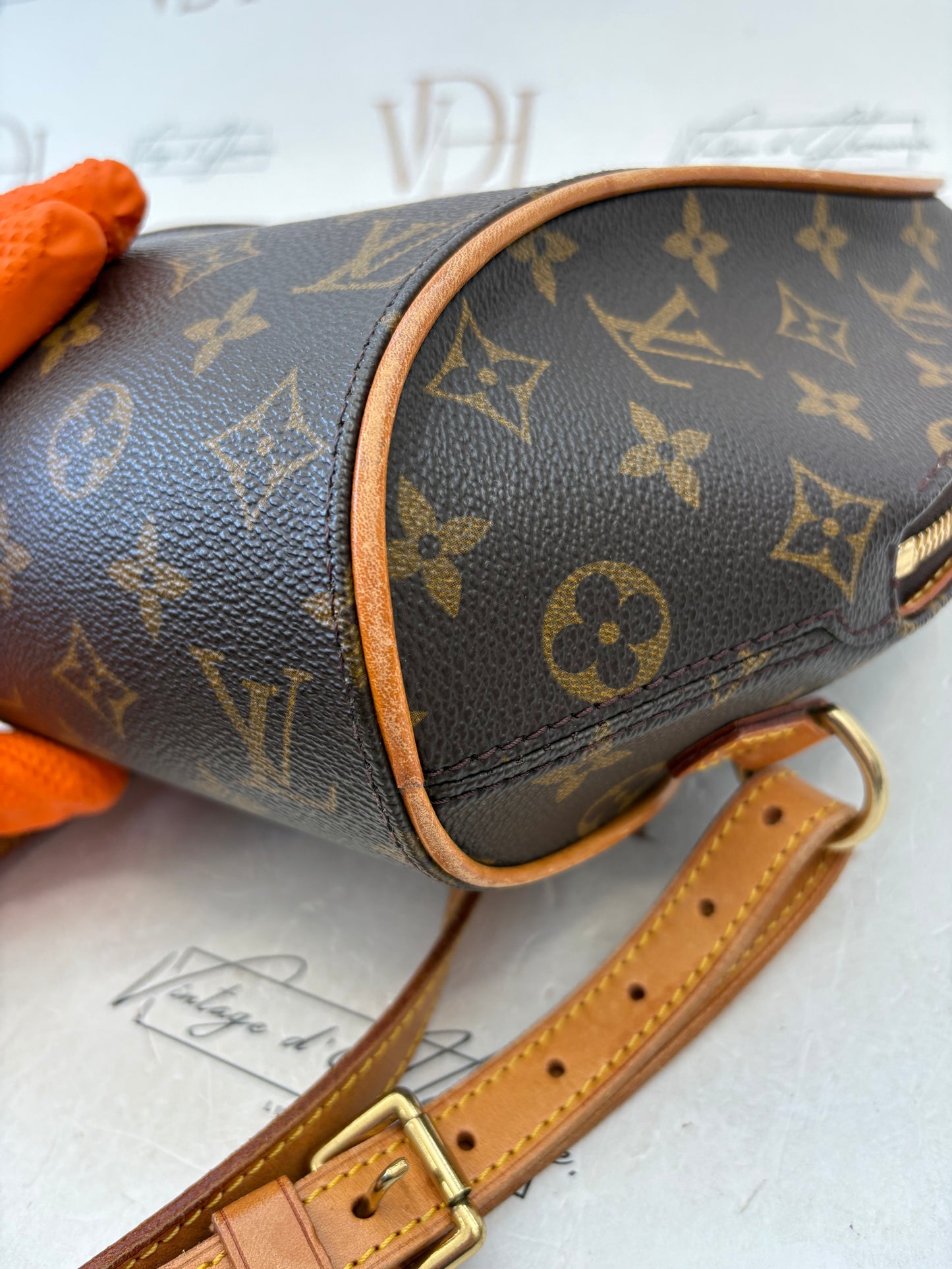 018994 - Louis Vuitton Ellipse