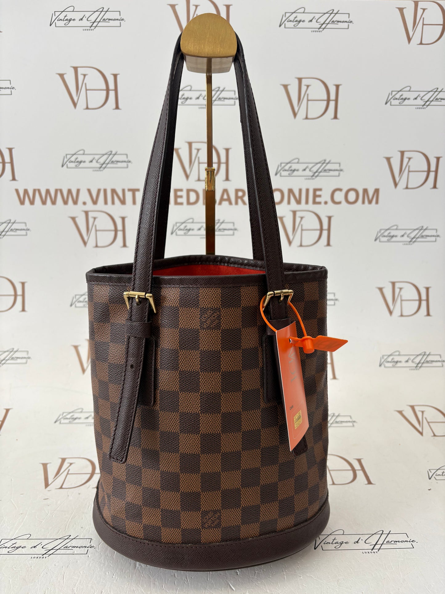 018060 - Louis Vuitton Marais Damier