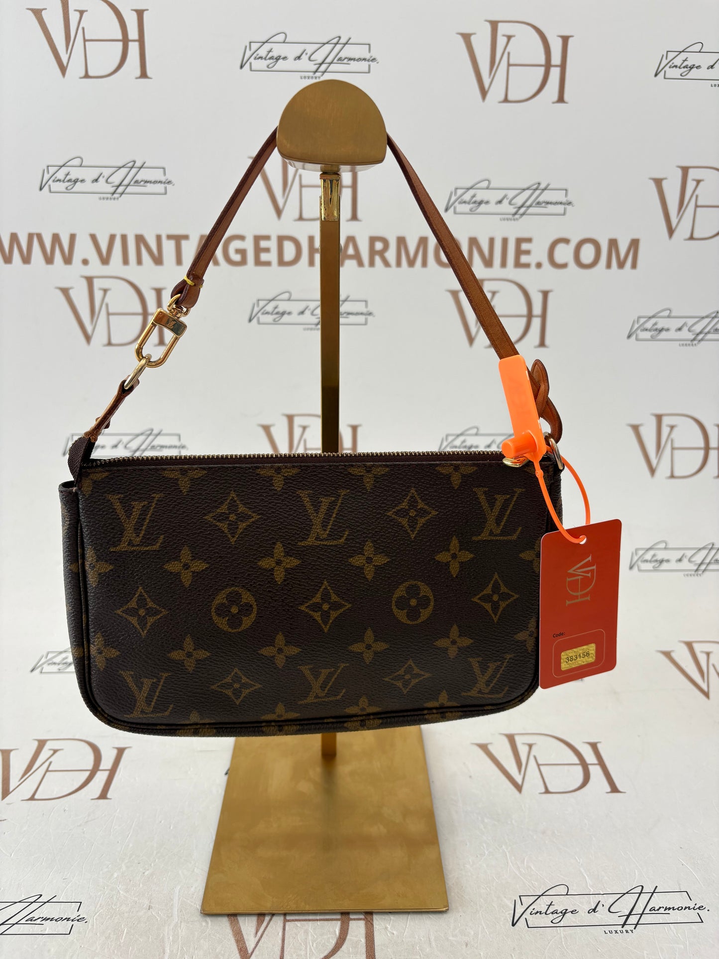 383156 - Louis Vuitton Pochette Accessoires