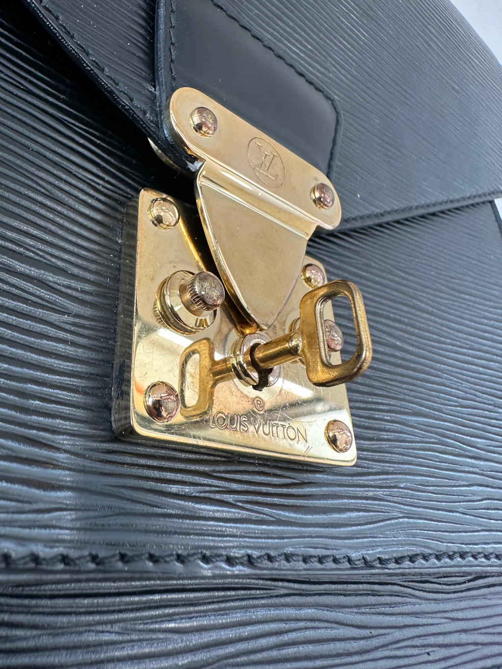 Louis Vuitton Monceau 28