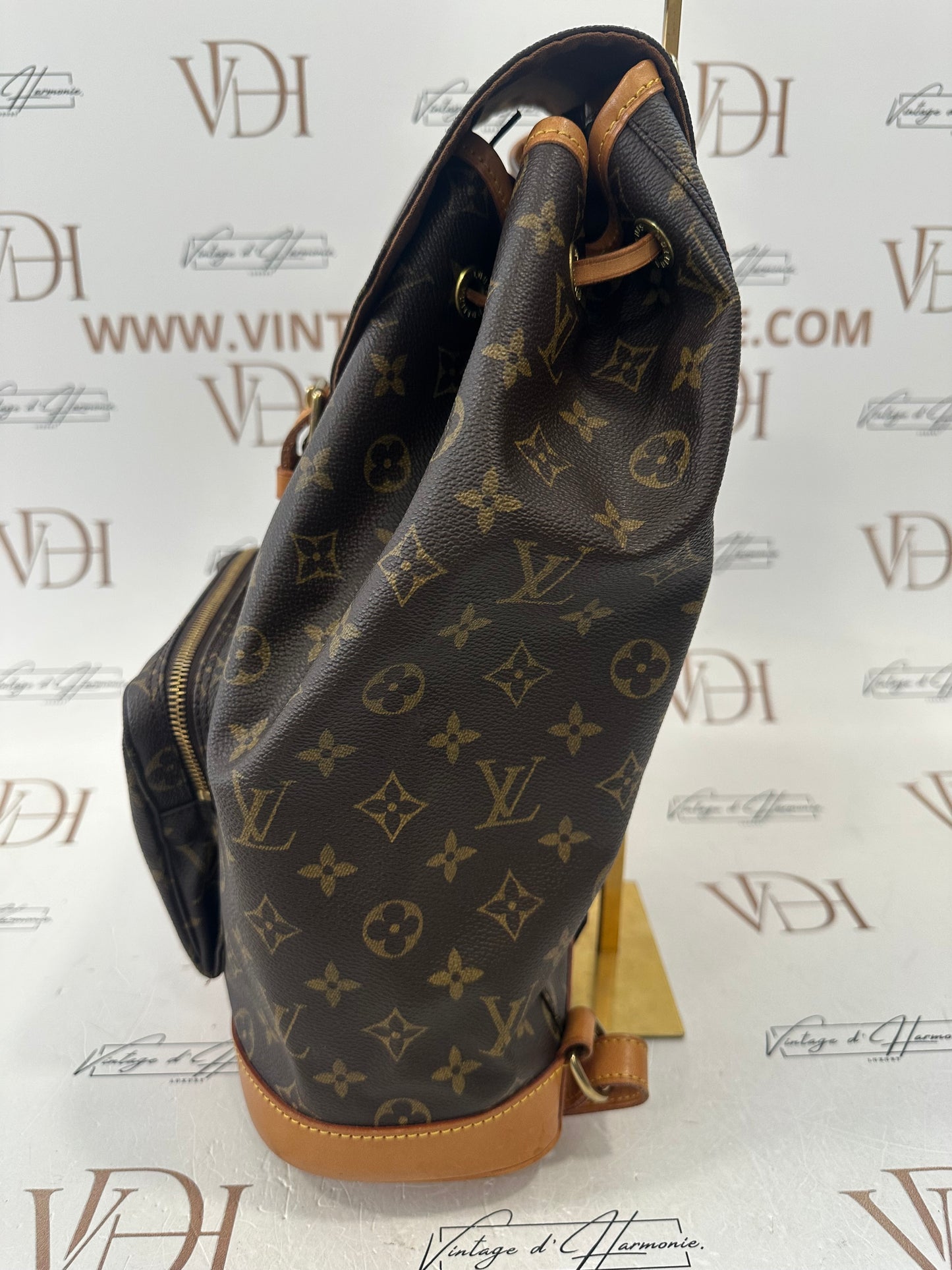 016954 - Louis Vuitton Montsouris GM