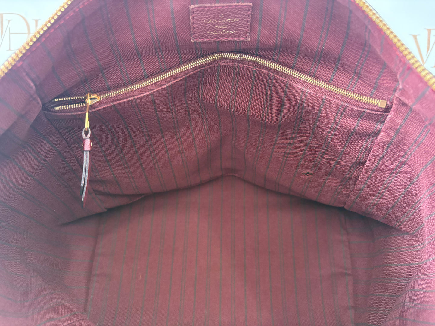 384012 - Louis Vuitton Lumineuse