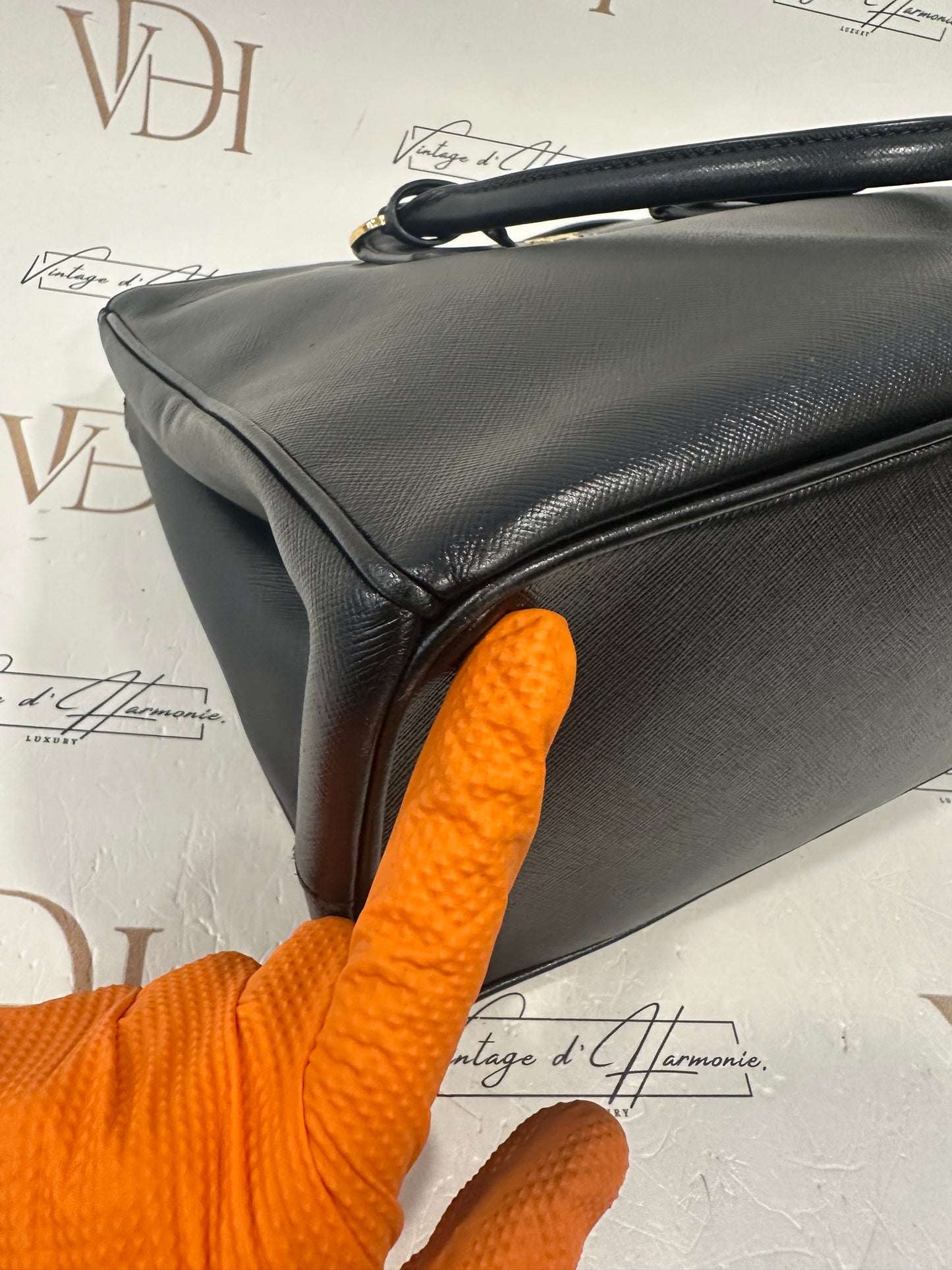 382899 - Prada Galleria