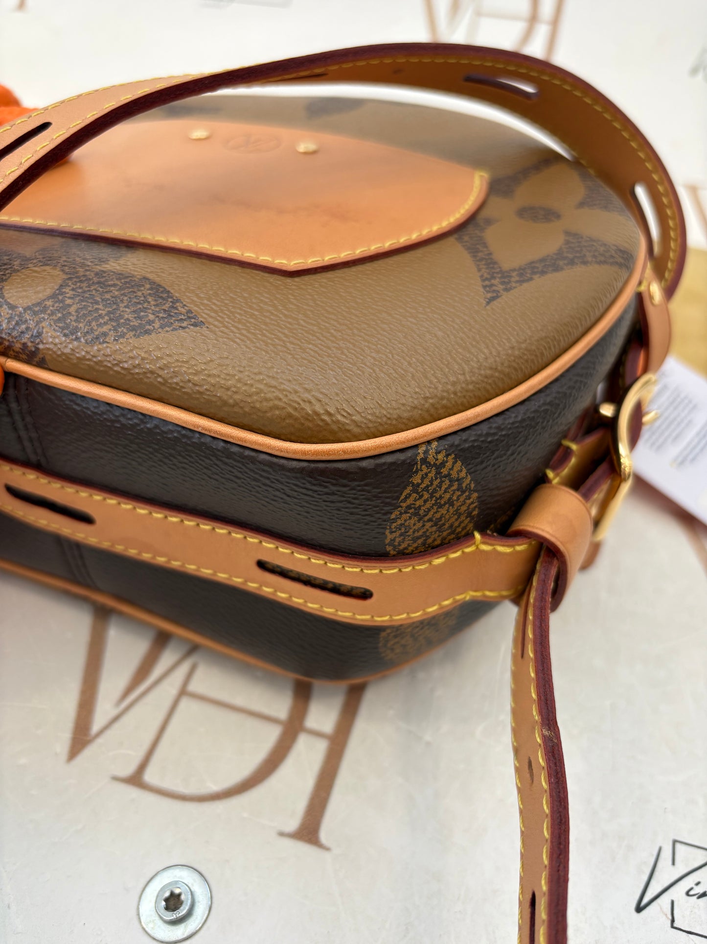 383589 - Louis Vuitton Boite Chapeau