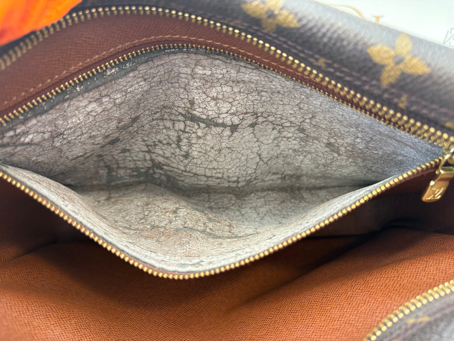 018991 - Louis Vuitton Trocadero 27