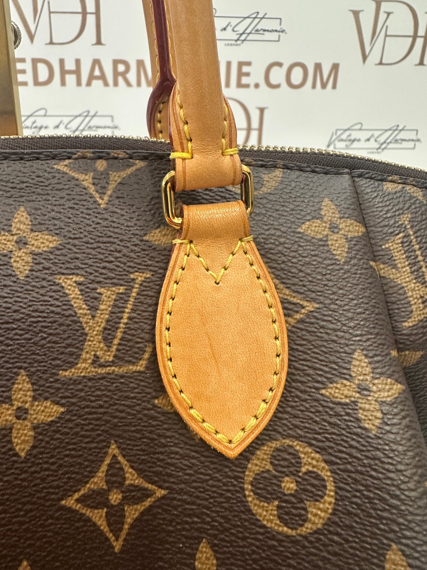 382760 - Louis Vuitton Turenne