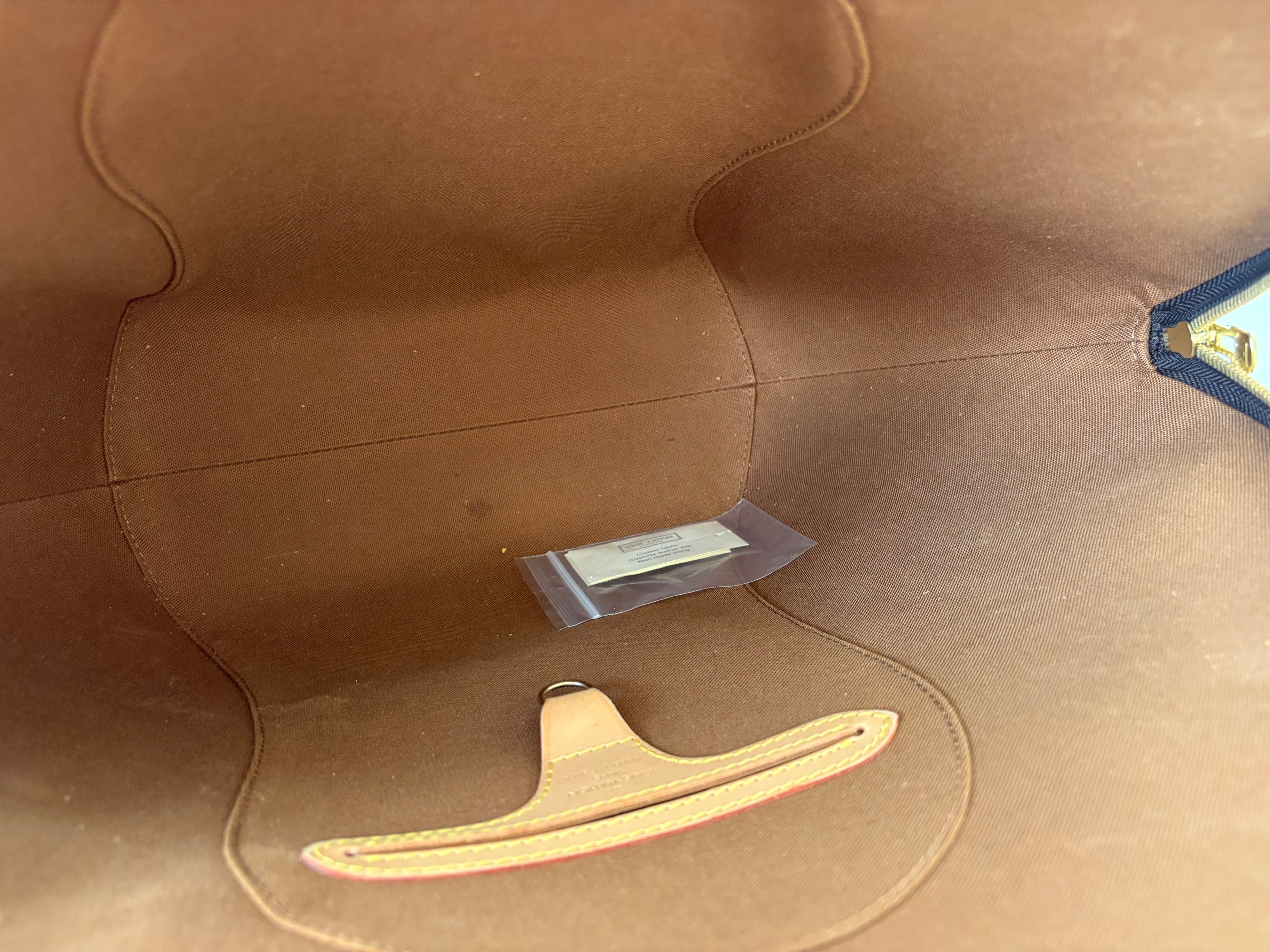 Louis Vuitton Ellipse Shopping