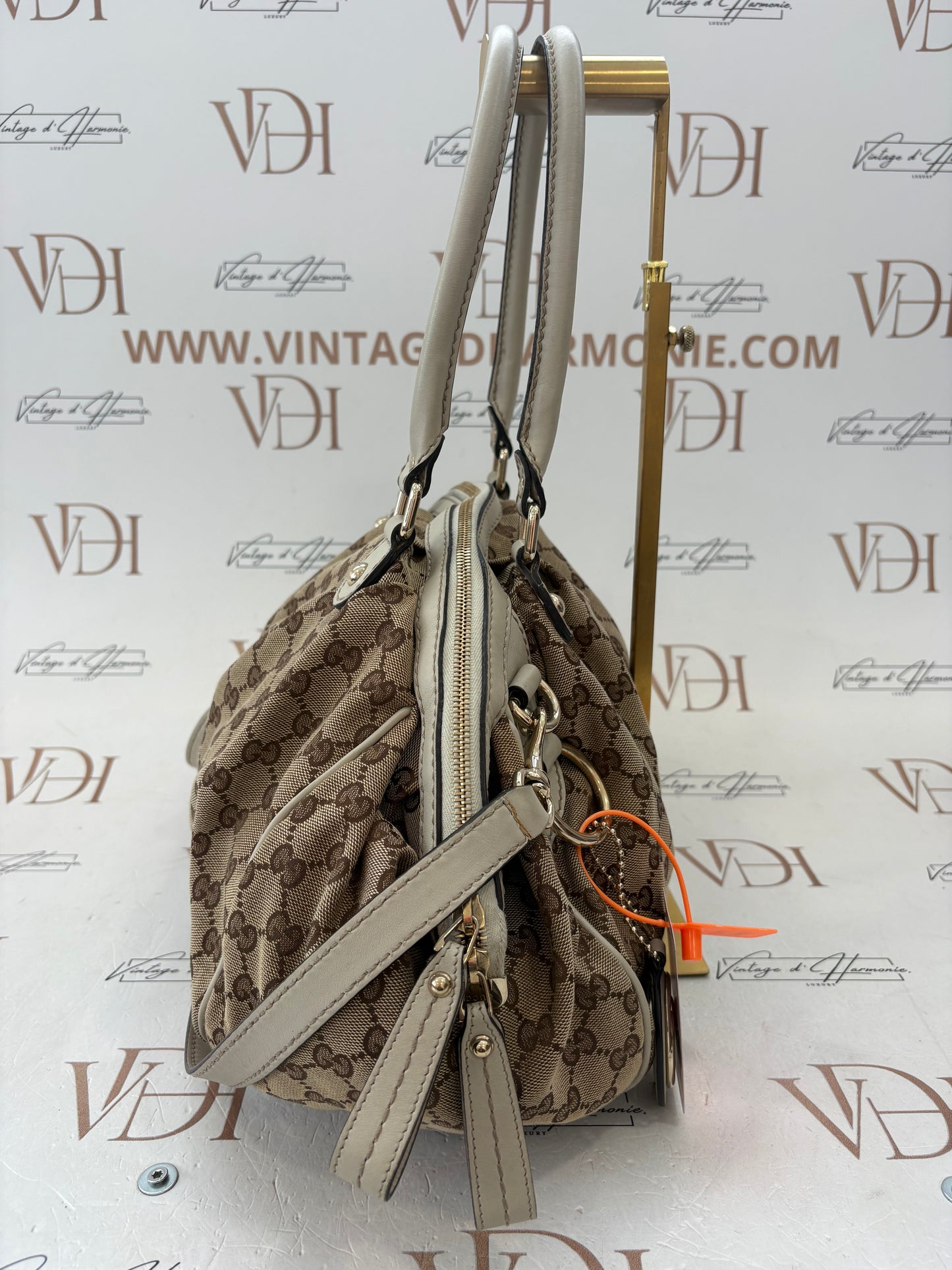 383935 - Gucci Sukey