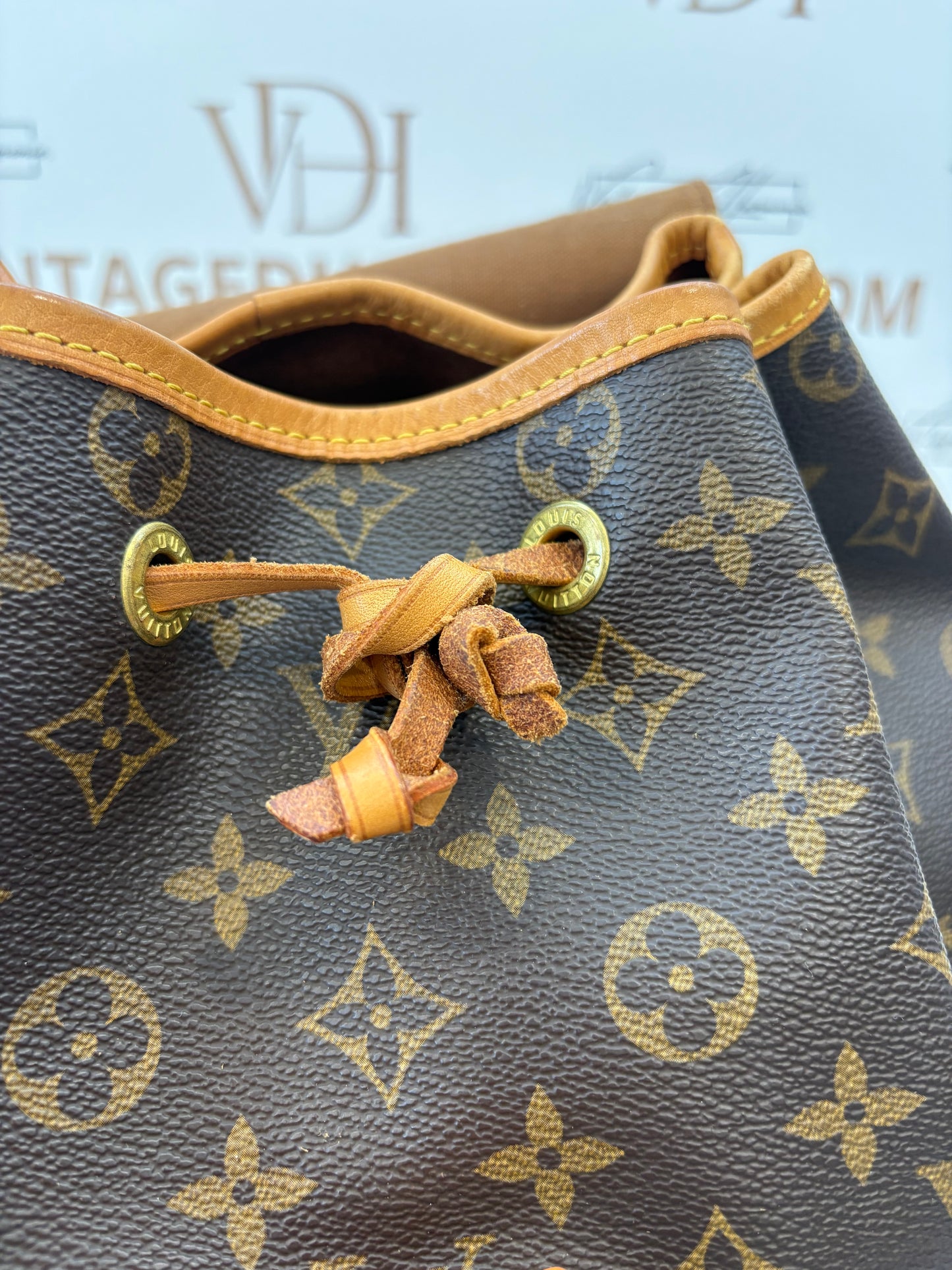 018620 - Louis Vuitton Montsouris GM