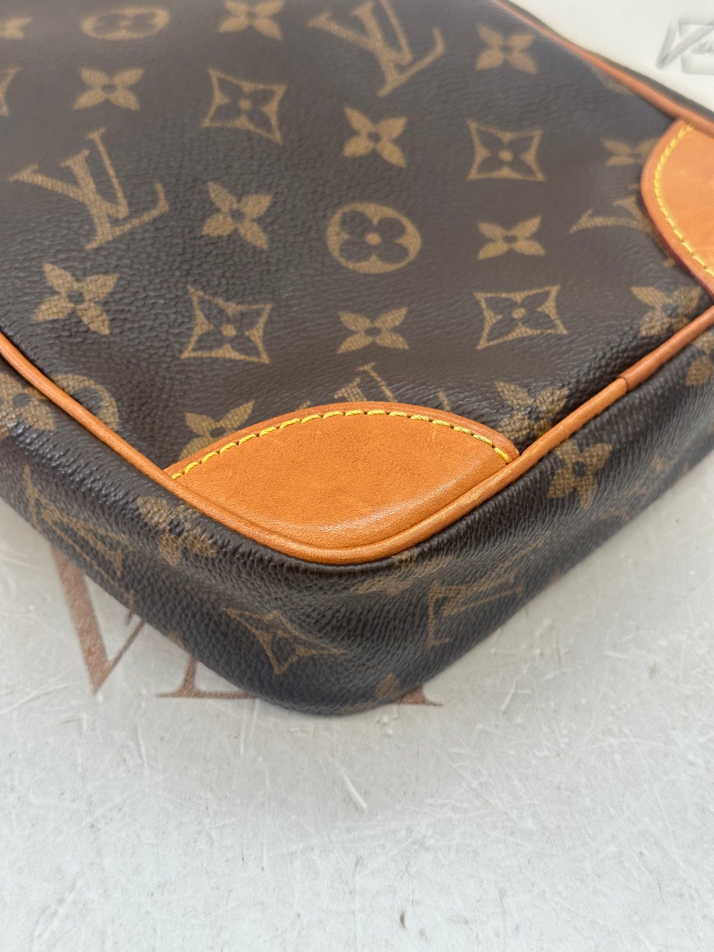 018755 - Louis Vuitton Danube