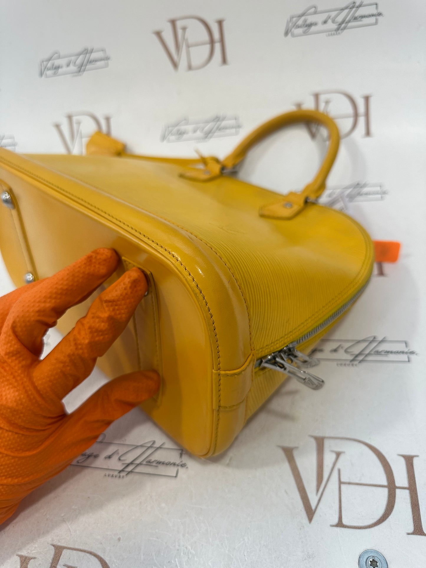 200882 - Louis Vuitton Alma Epi Yellow