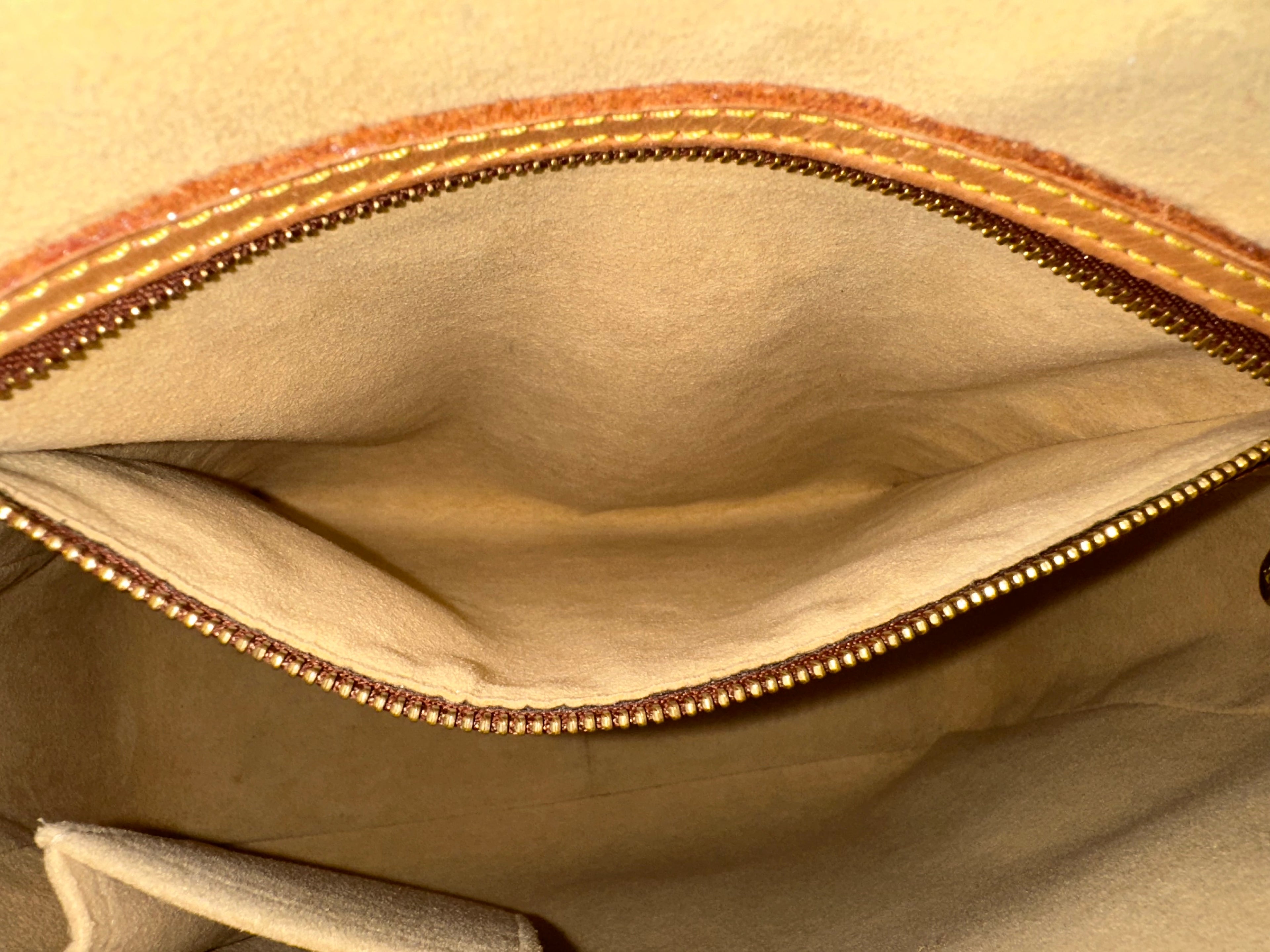 Louis Vuitton Looping GM